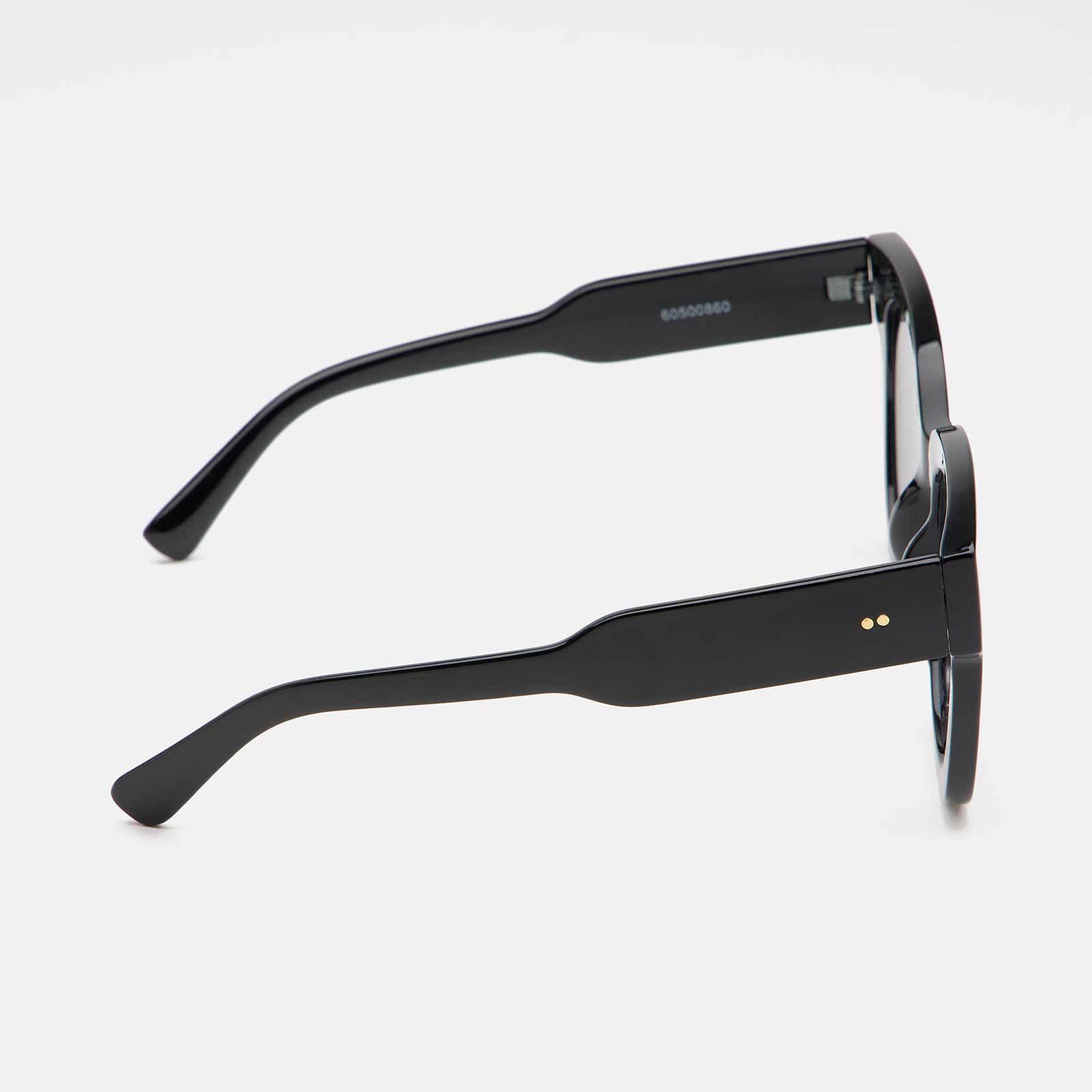 Solglasögon - svarta breda, retro