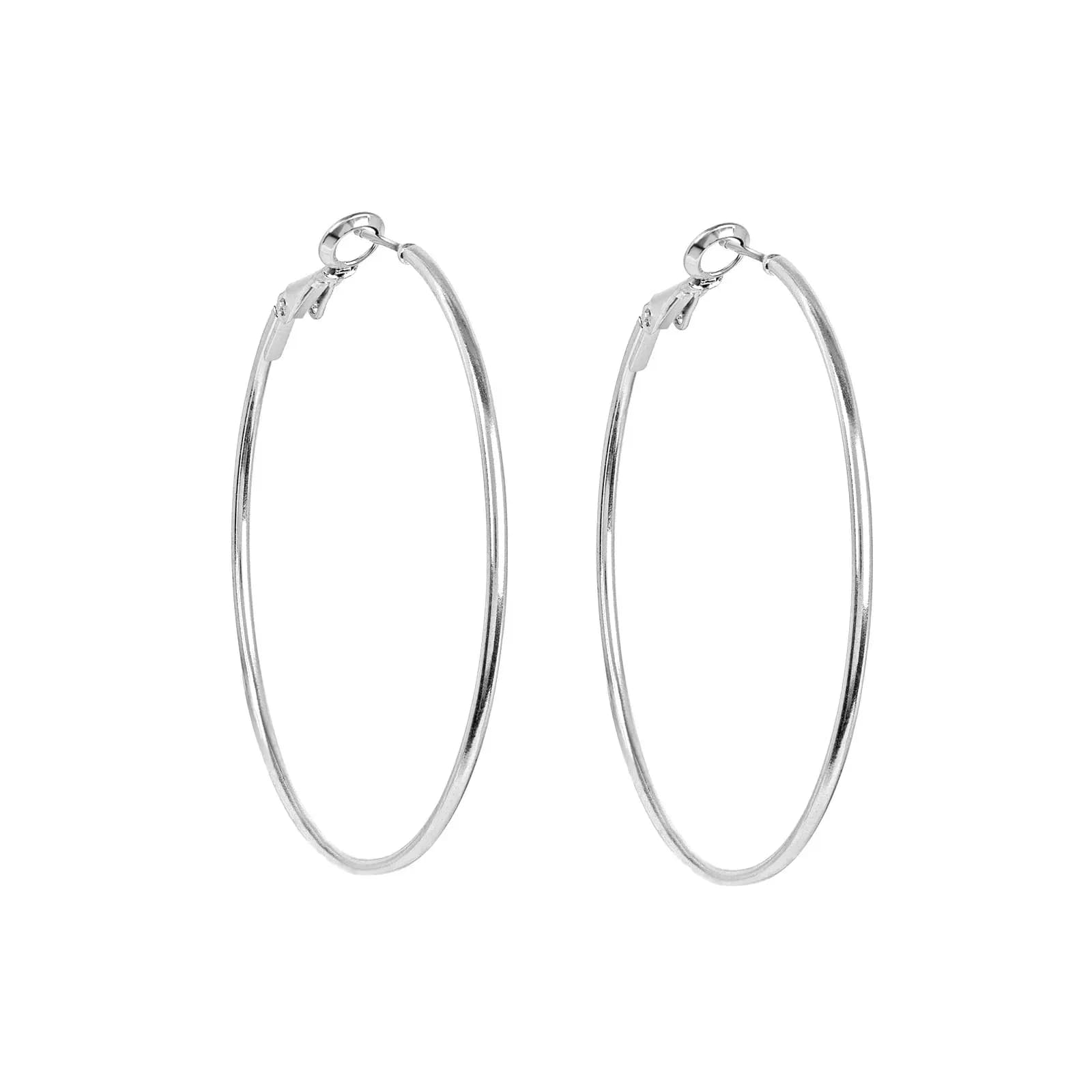 Silverfärgade örhängen - hoops 50 mm