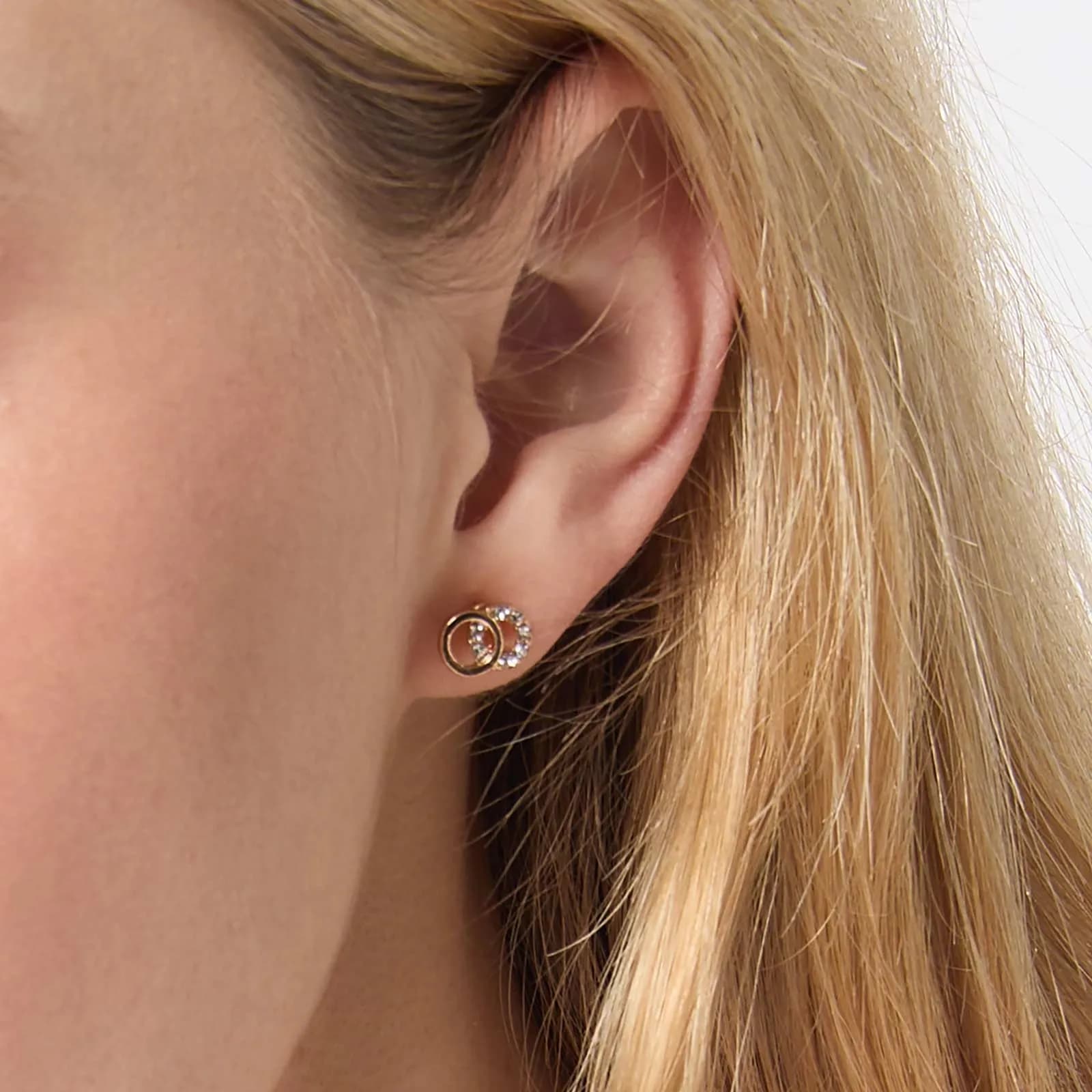 Guldfärgade örhängen - studs, dubbla ringar 2