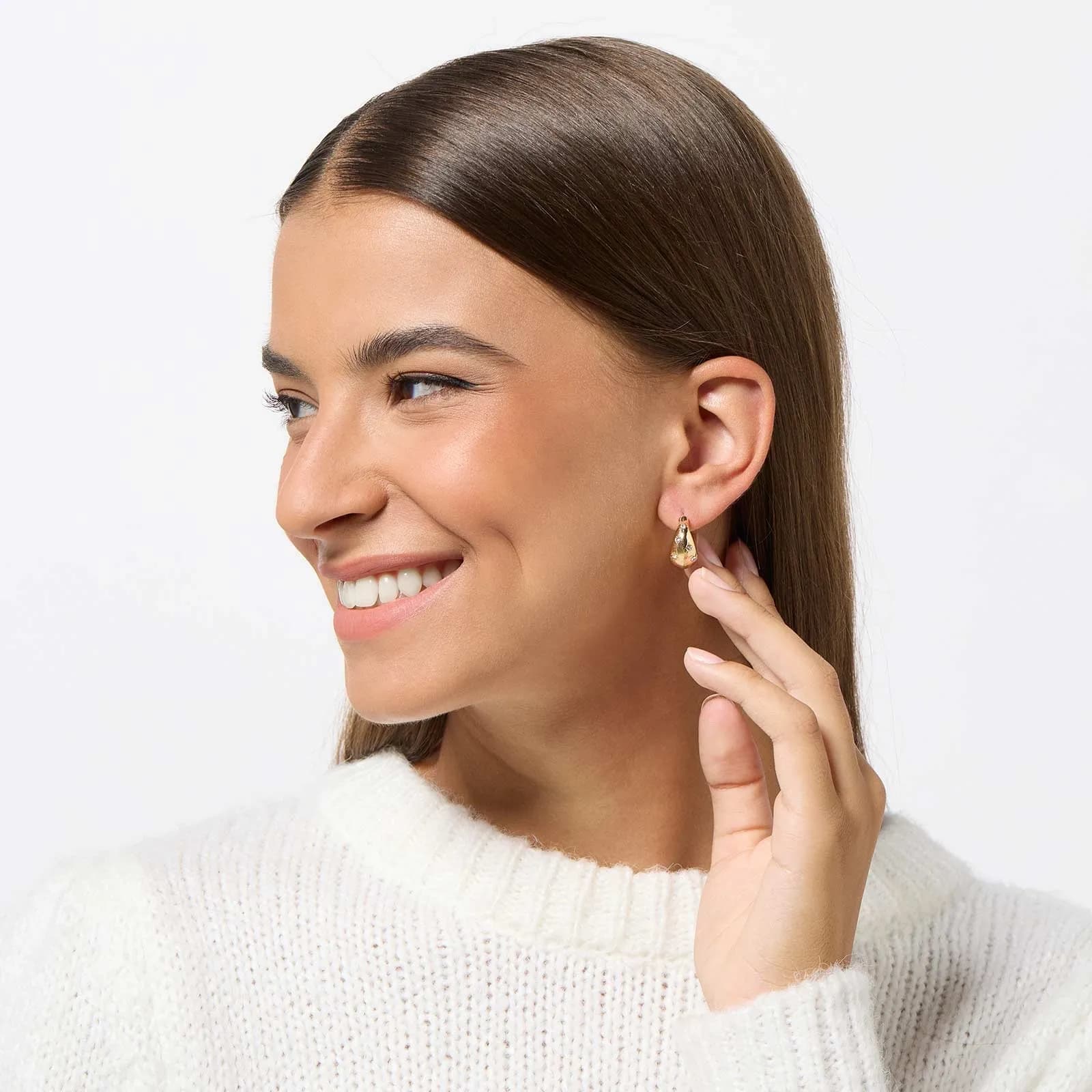 Guldfärgade örhängen - chunky hoops, vita stenar 3