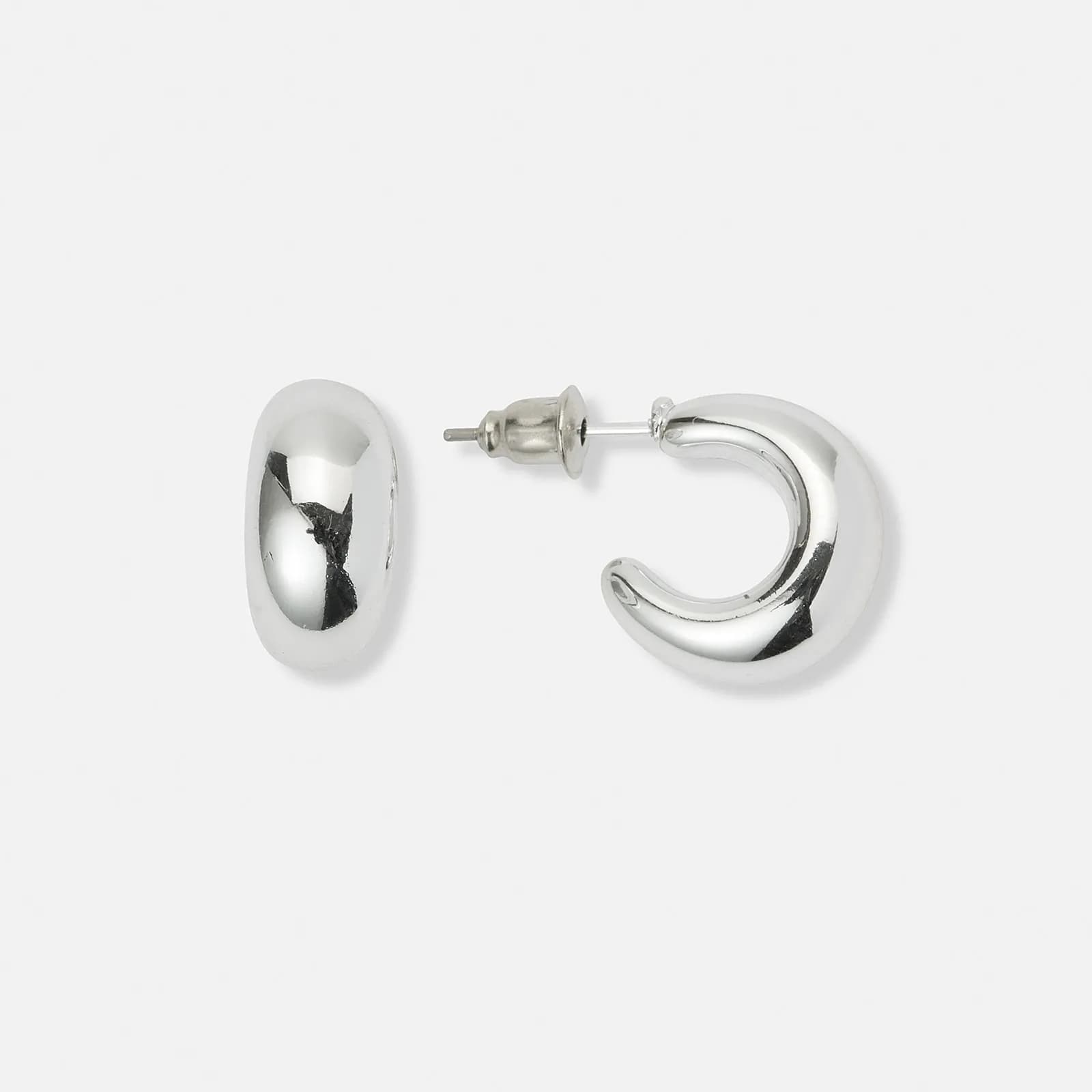 Silverfärgade örhängen, docerade hoops - 15 mm