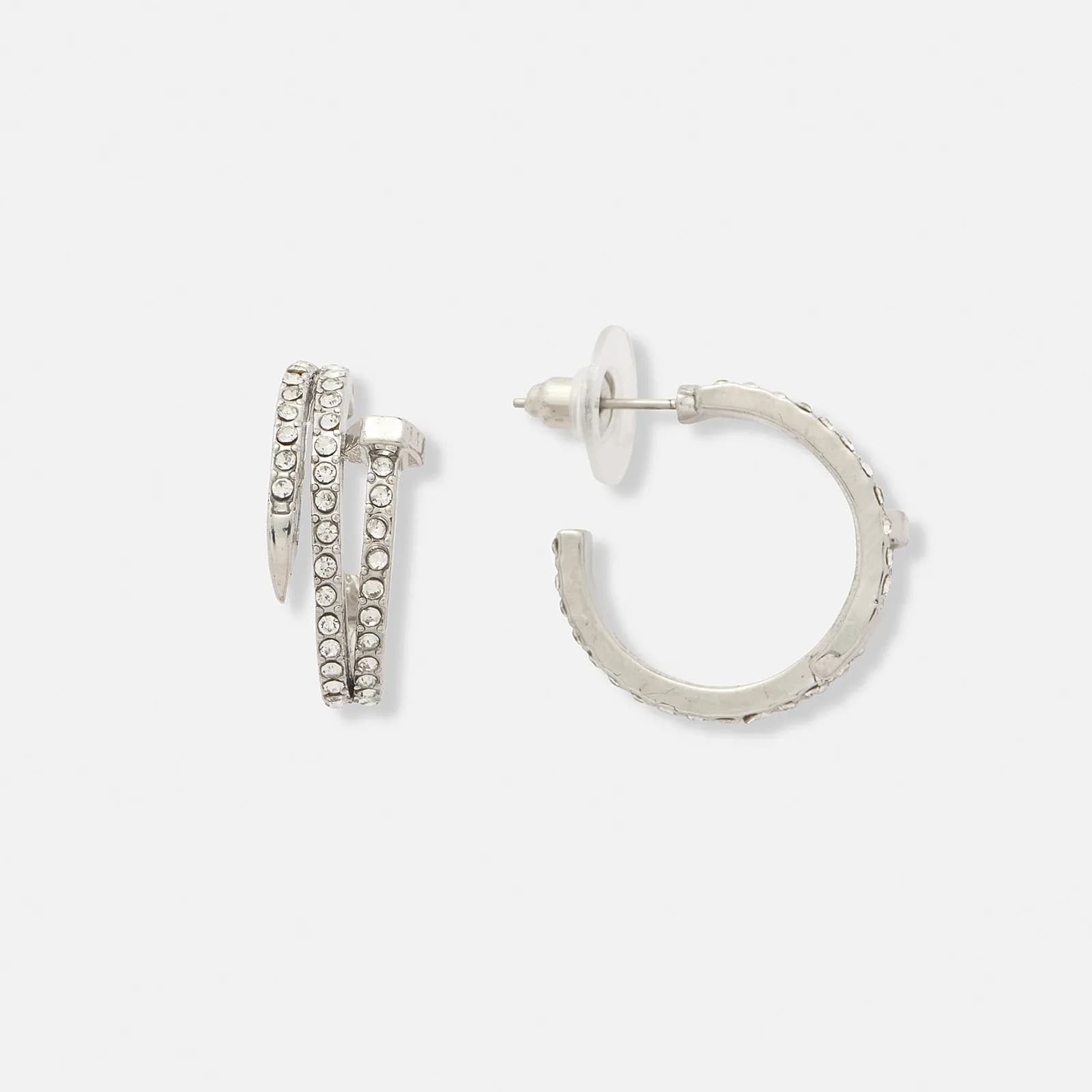 Silverfärgade örhängen, spik med stenar - 21 mm