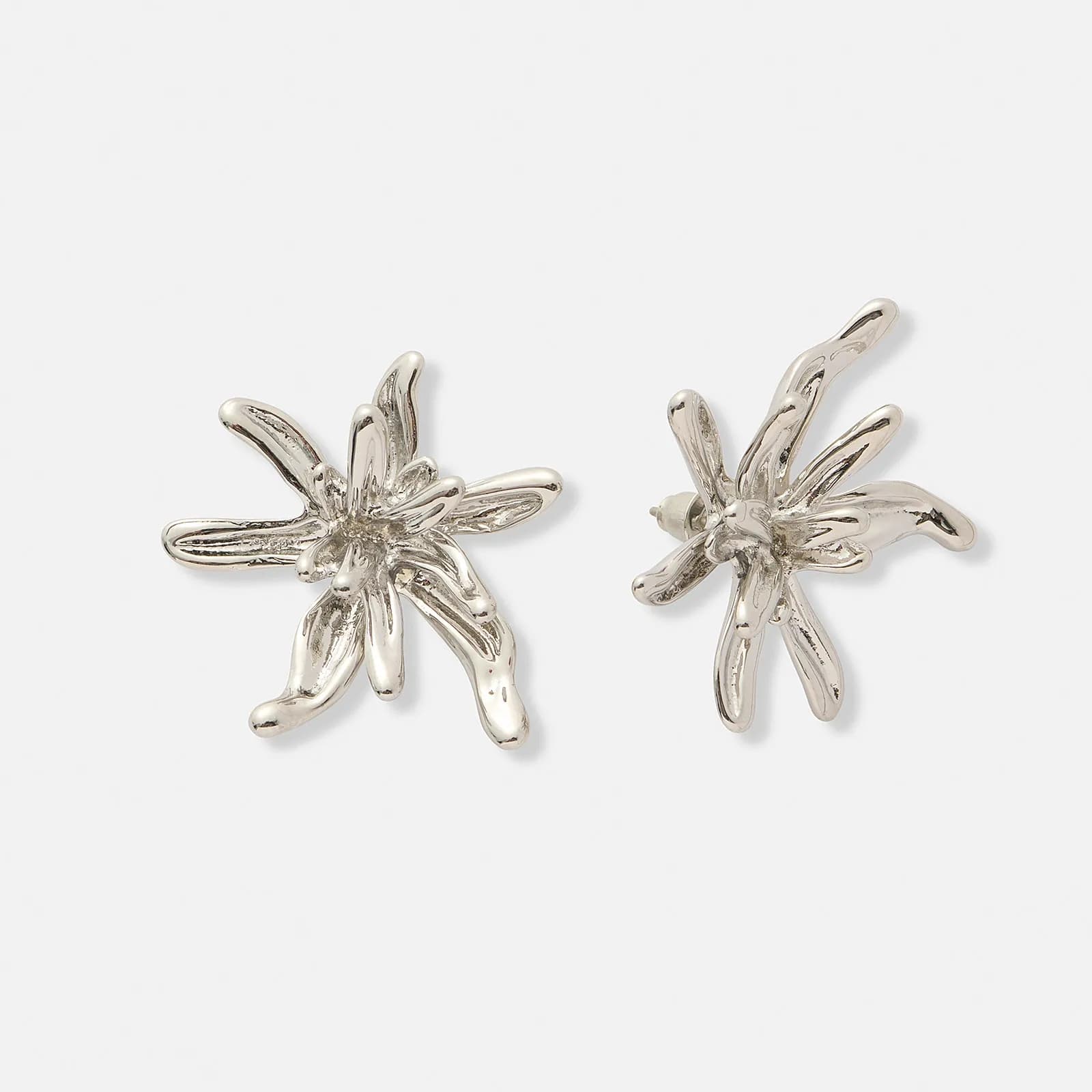 Silverfärgade örhängen, vildblommor - 30 mm