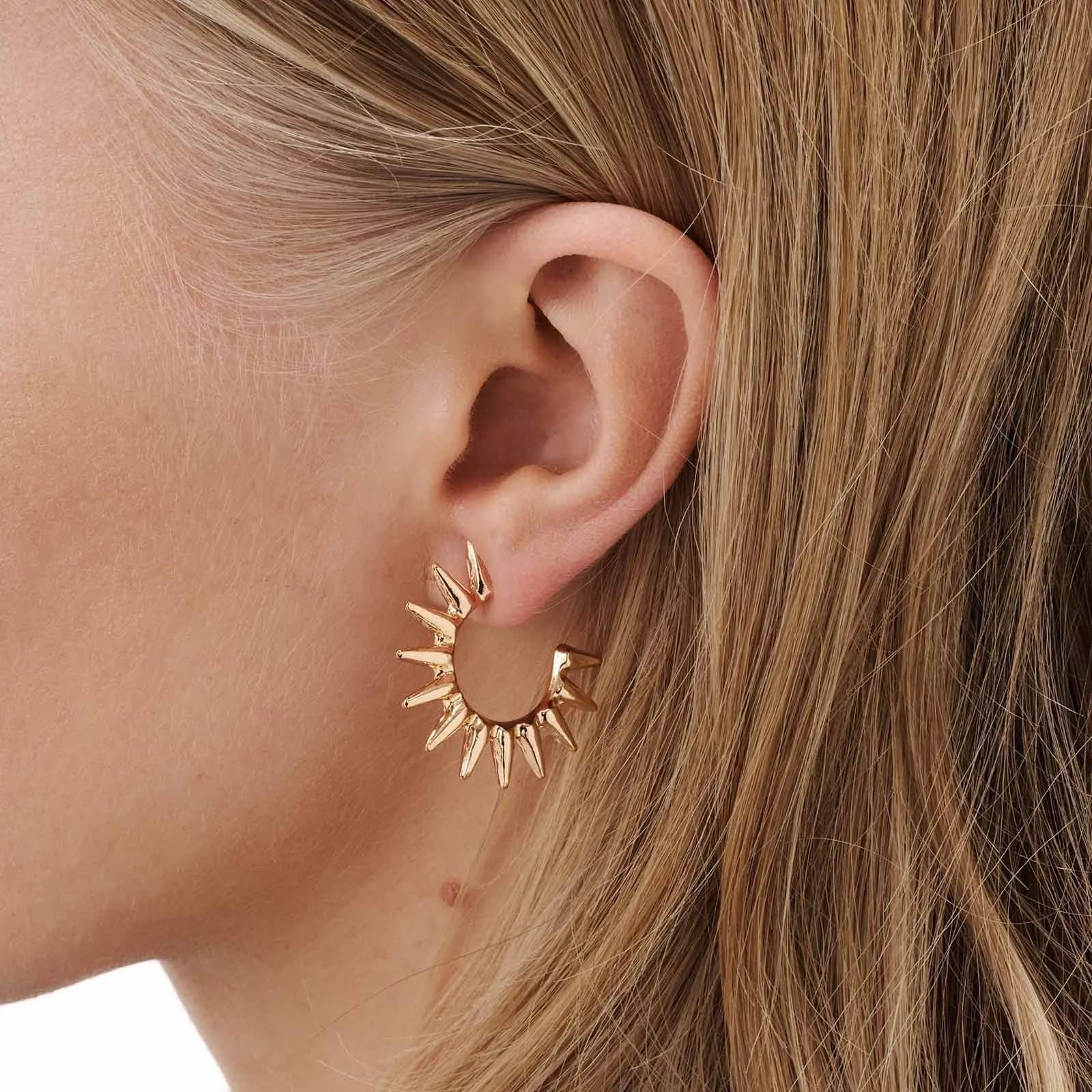 Guldfärgade örhängen - hoops, spikes, 30mm 2