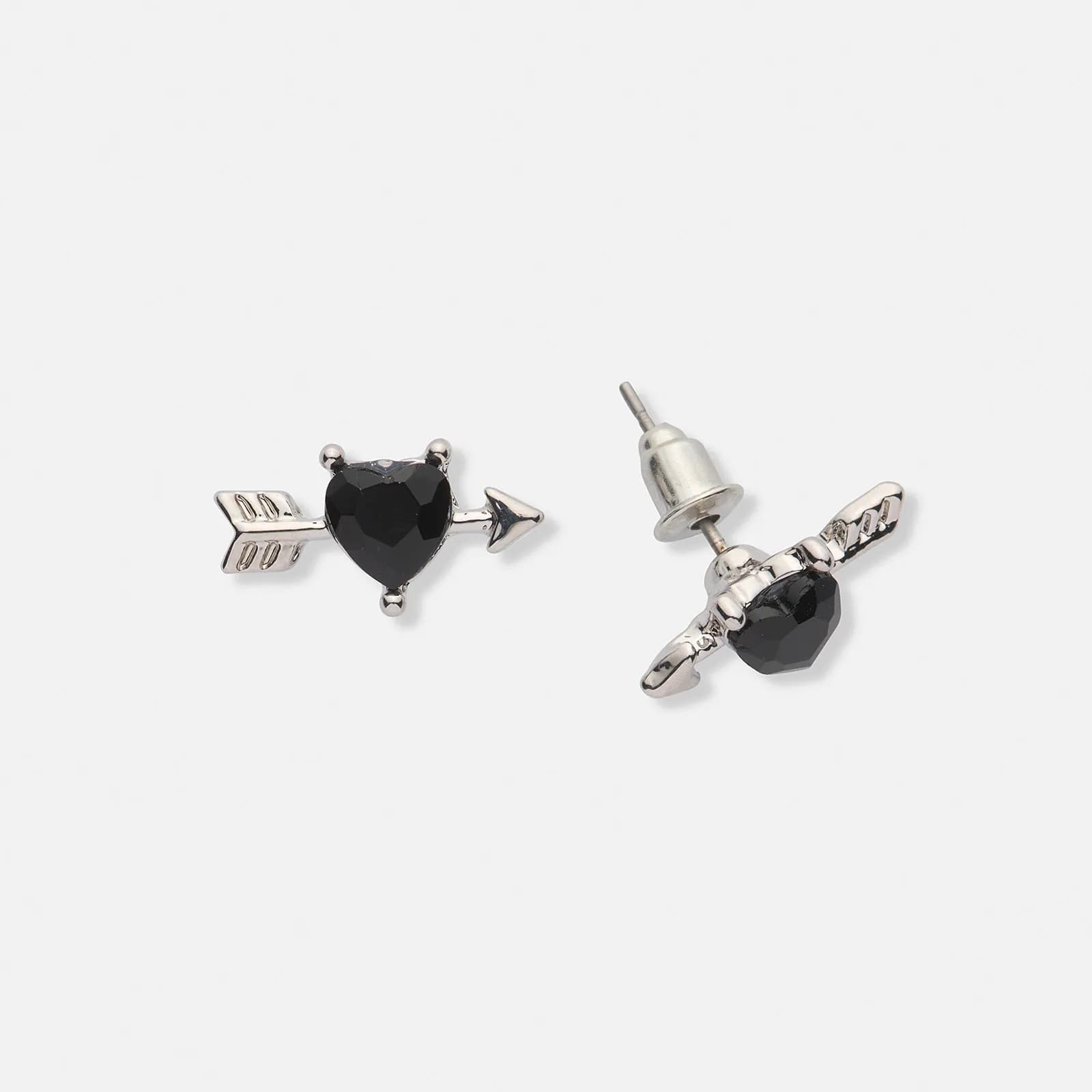 Silverfärgade studs, svart hjärta med pil - 10mm