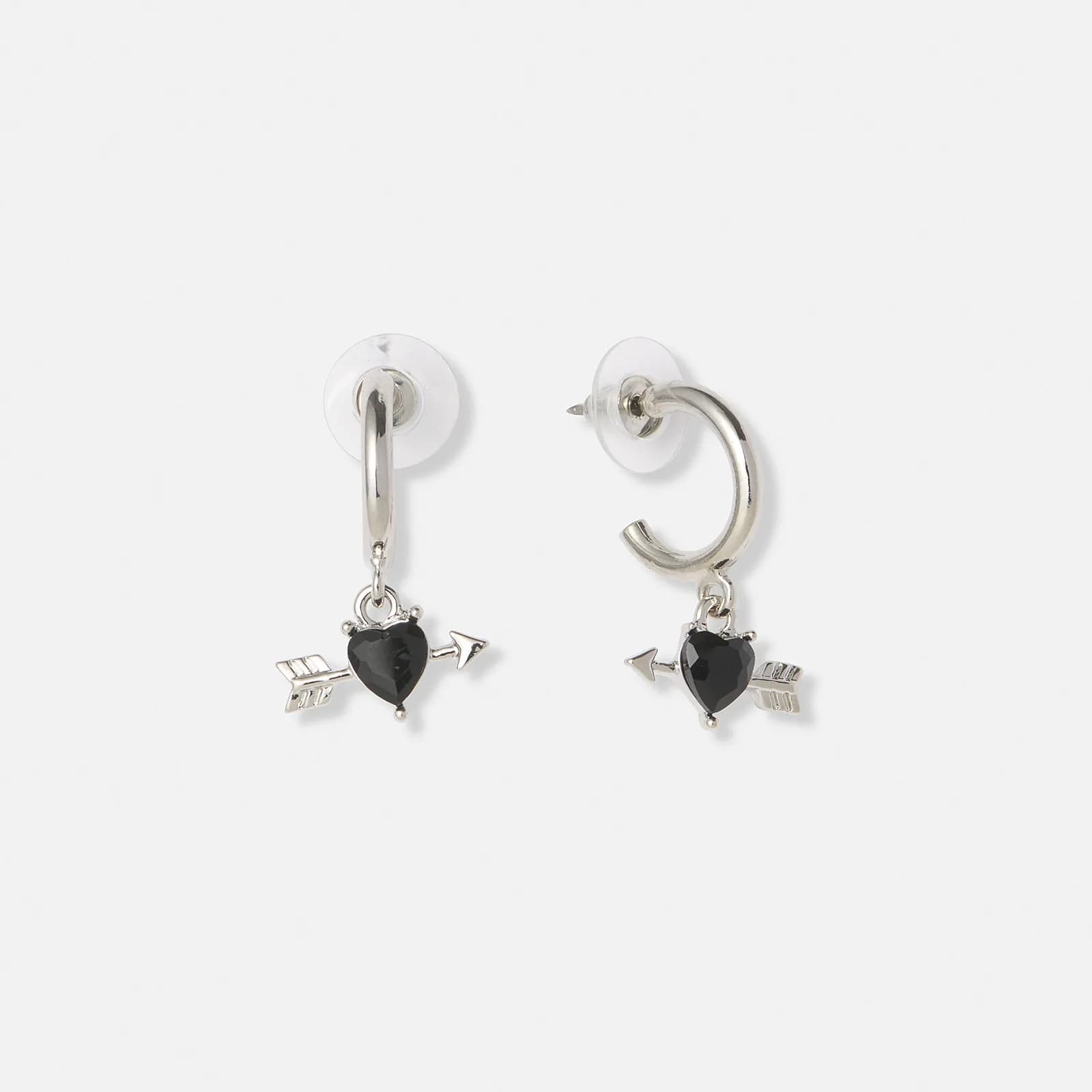 Silverfärgade hoops, svart hjärta med pil - 10mm