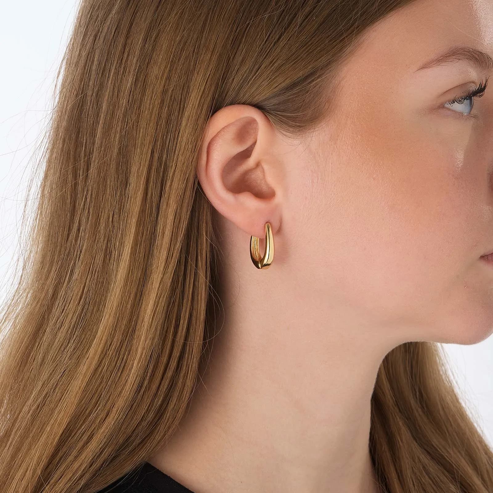Smala guldfärgade U-formade hoops - 15x20mm 2