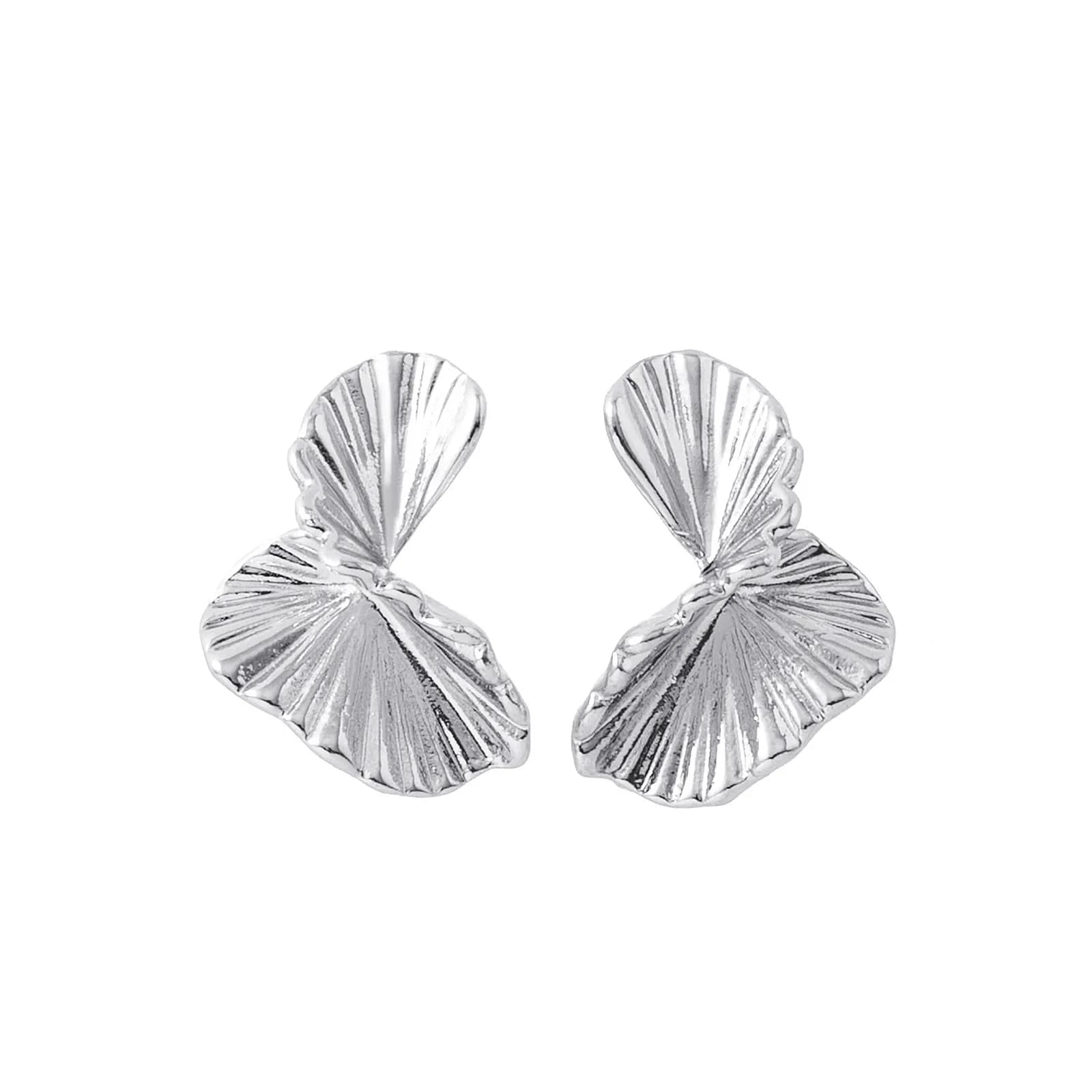 Silverfärgade örhängen, tvinnad snäcka - 1x2,2 cm