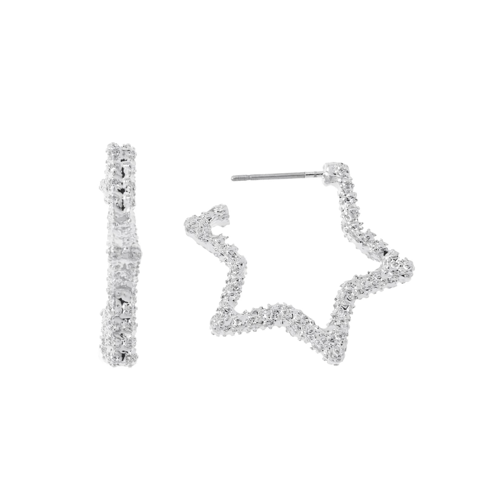 Silverfärgade örhängen, stjärnformade hoops - 0,5x2 cm 1