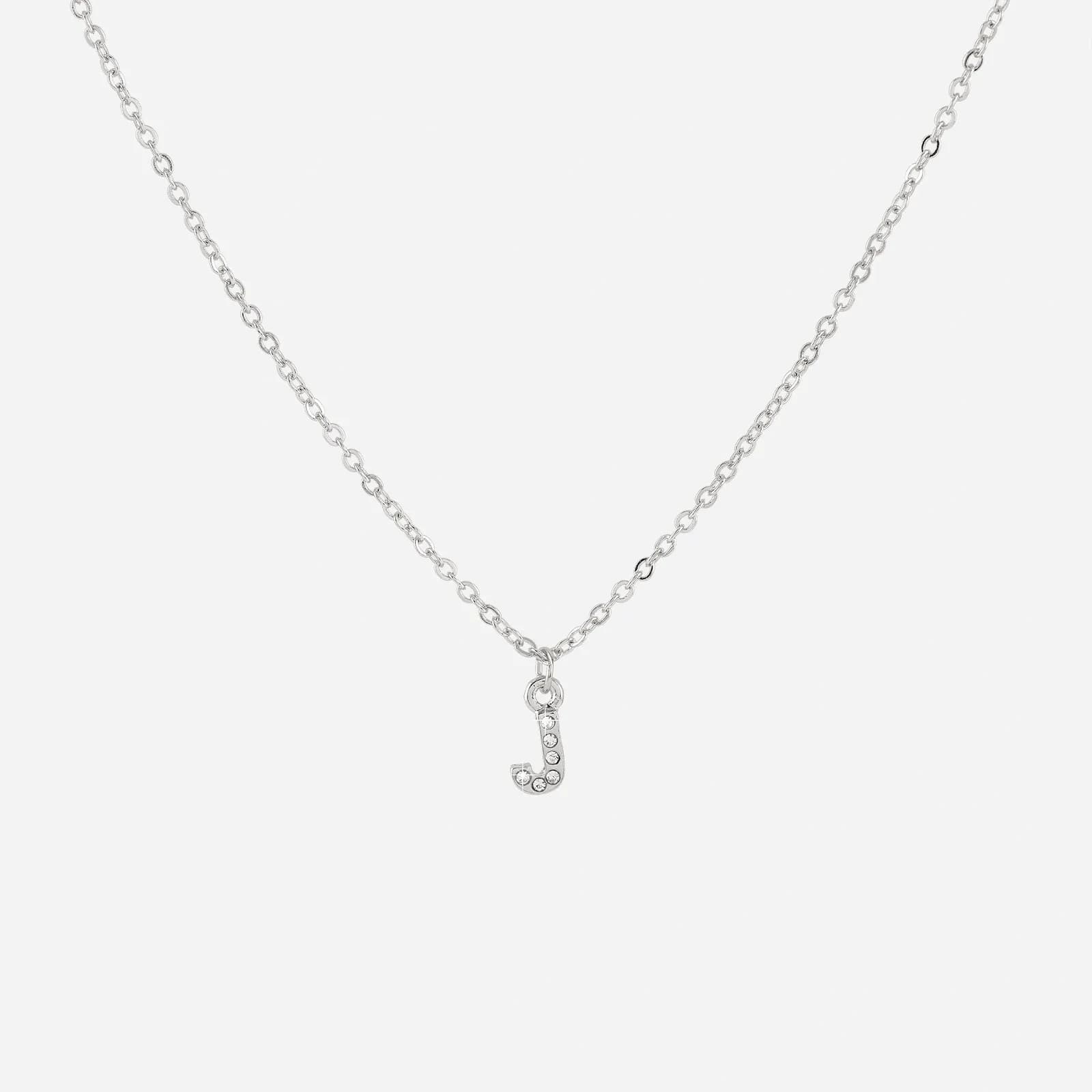 Silverfärgat halsband - bokstav J