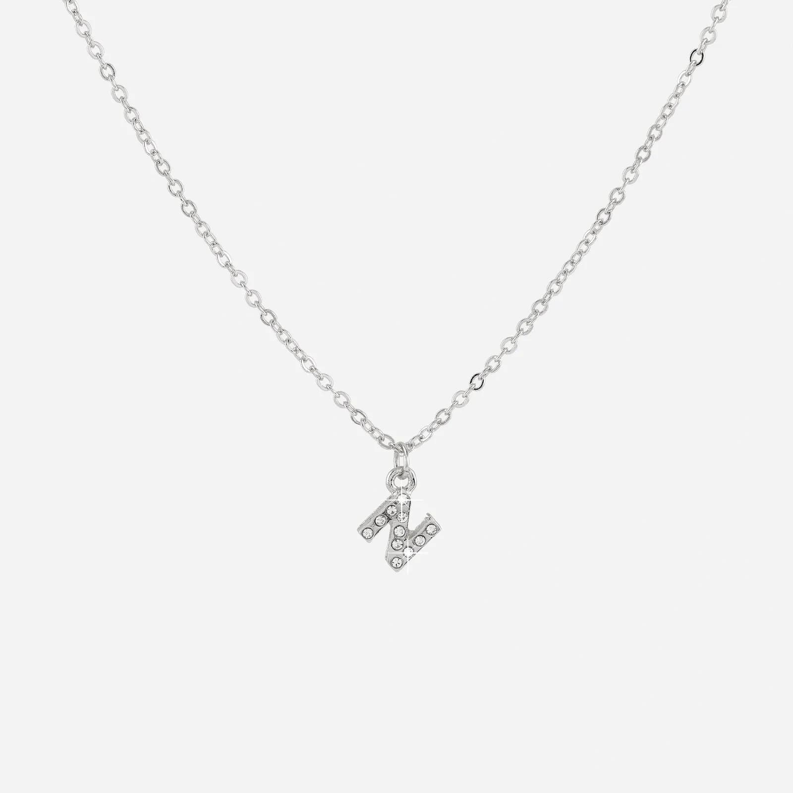 Silverfärgat halsband - bokstav N