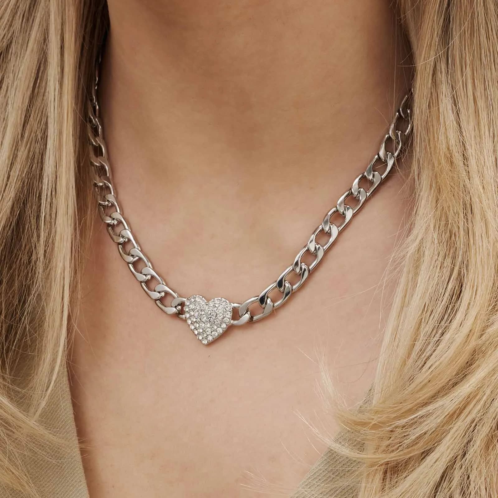 Silverfärgat halsband, glitterhjärta, 38+7cm 2
