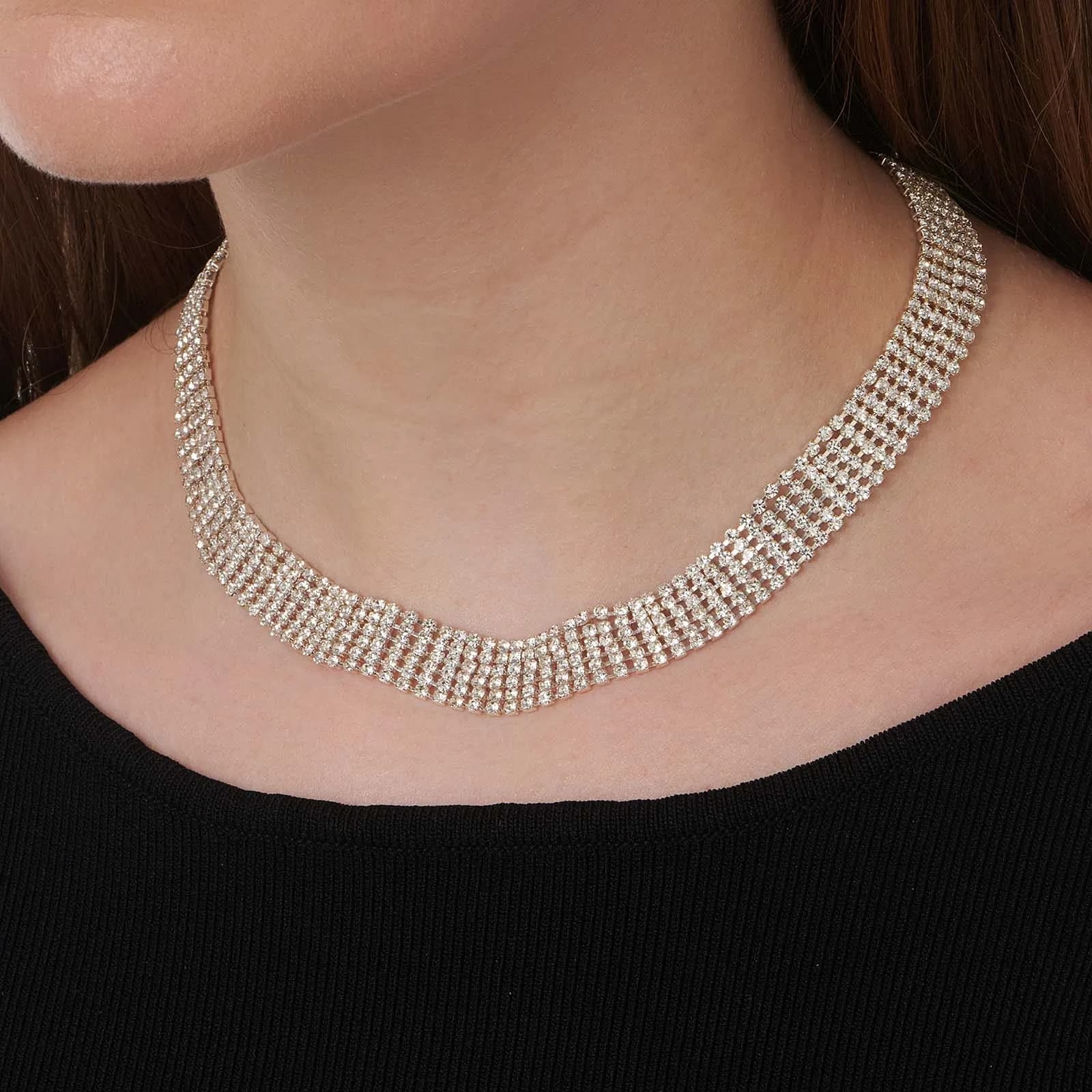 Silverfärgat halsband Red Carpet, sex rader strass – 35+8 cm 2