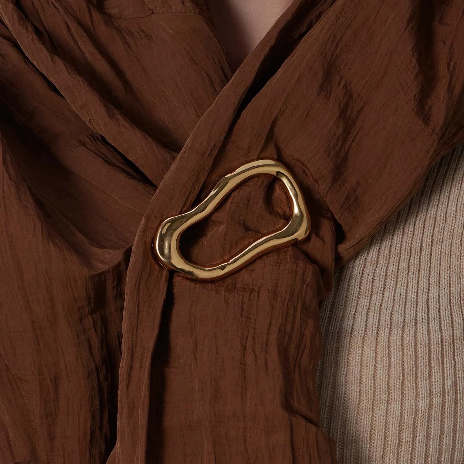 Guldfärgad brosch, ojämn oval form – 6,5 cm 2