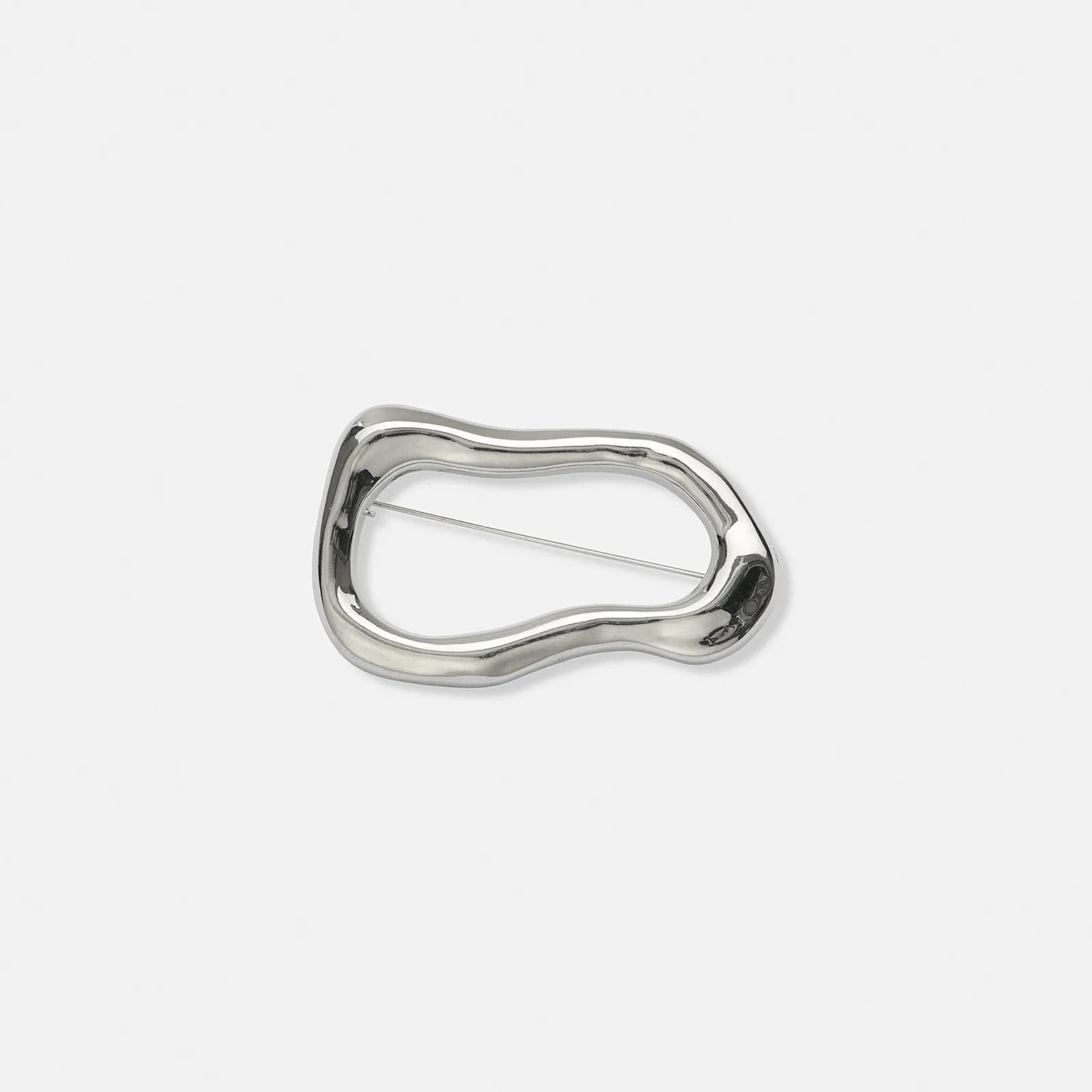 Silverfärgad brosch, ojämn oval form – 6,5 cm