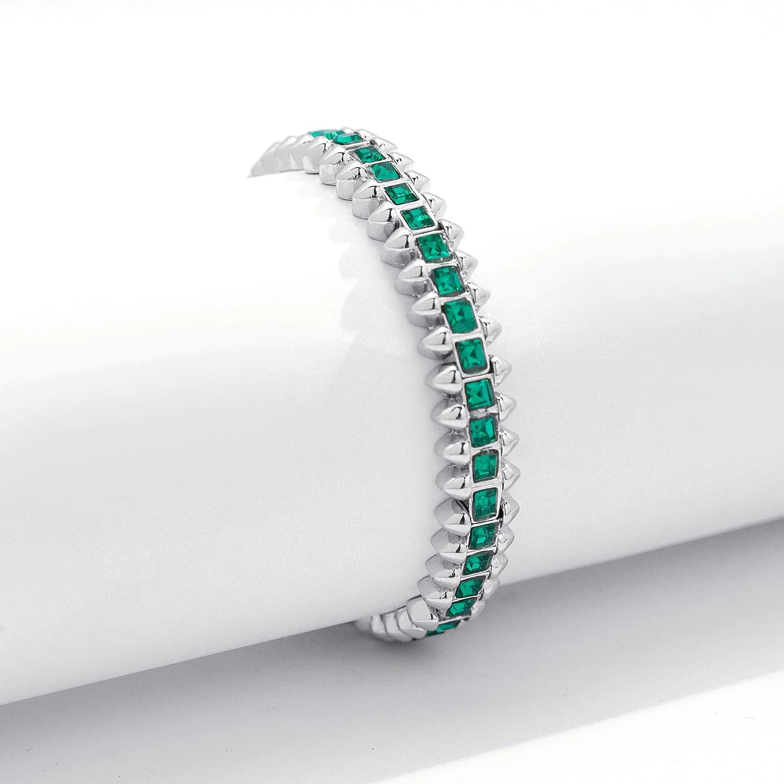 Silverfärgat armband Spike Noir, gröna stenar - Elastiskt