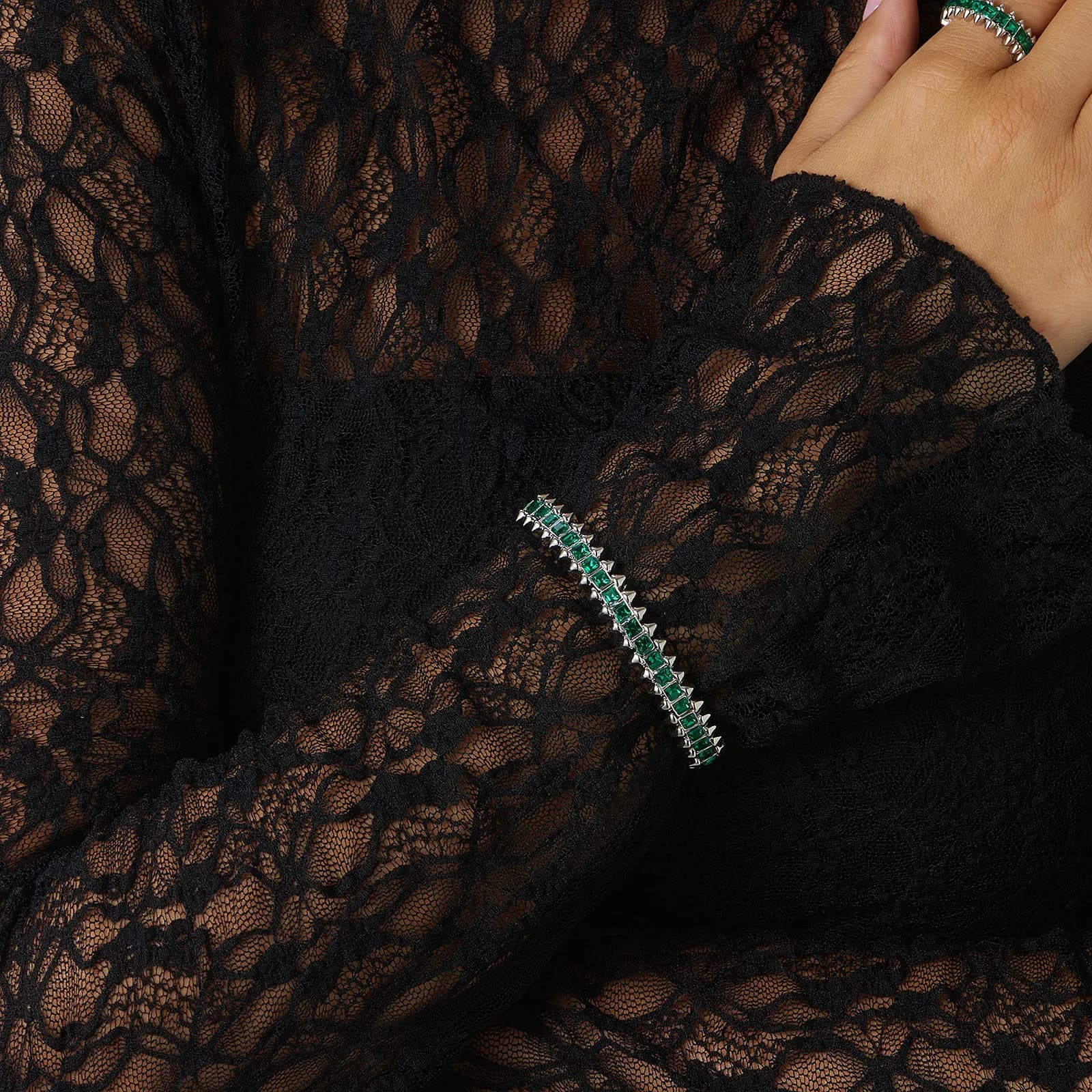 Silverfärgat armband Spike Noir, gröna stenar - Elastiskt 3