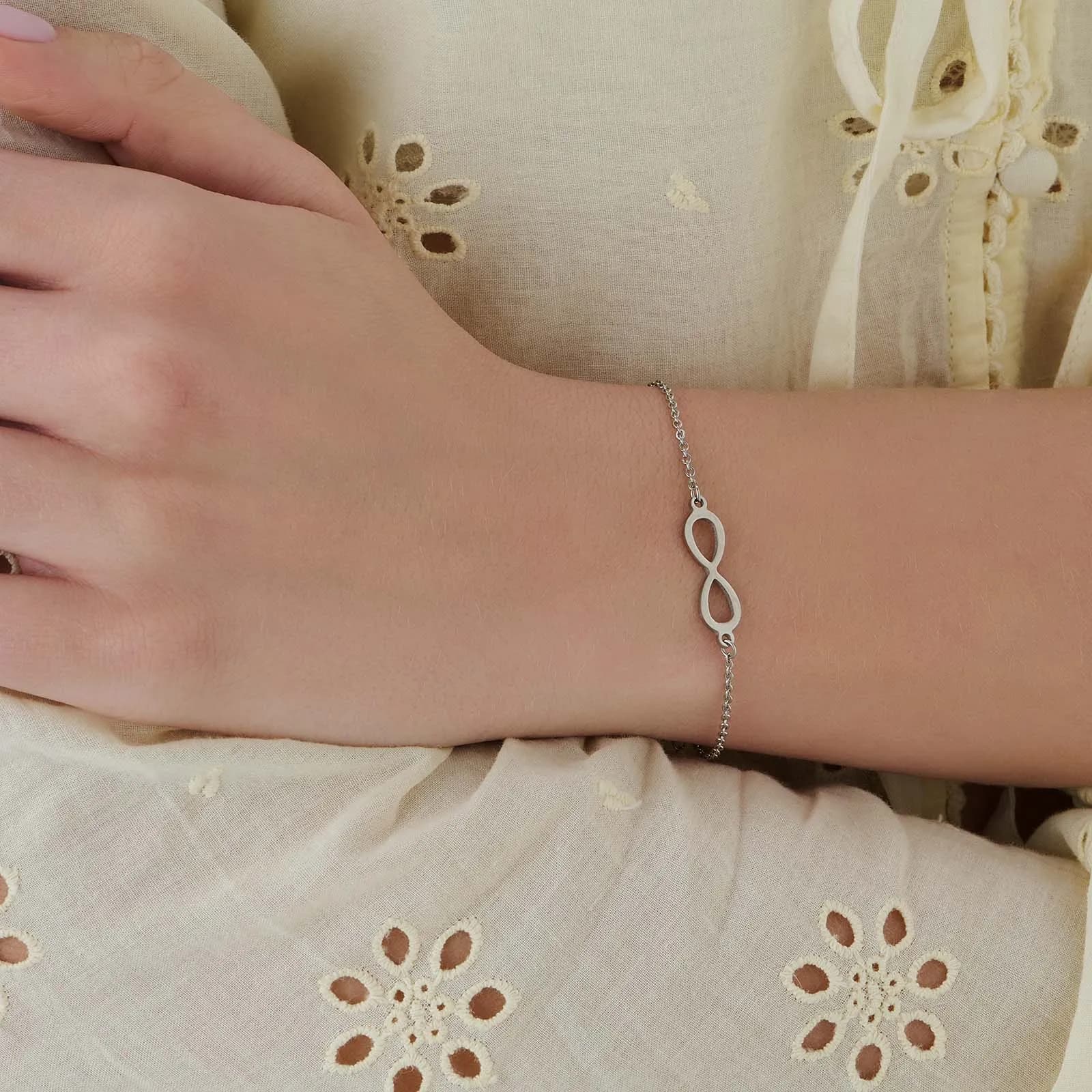 Silverfärgat armband, evighetssymbol - 17+5 cm 2