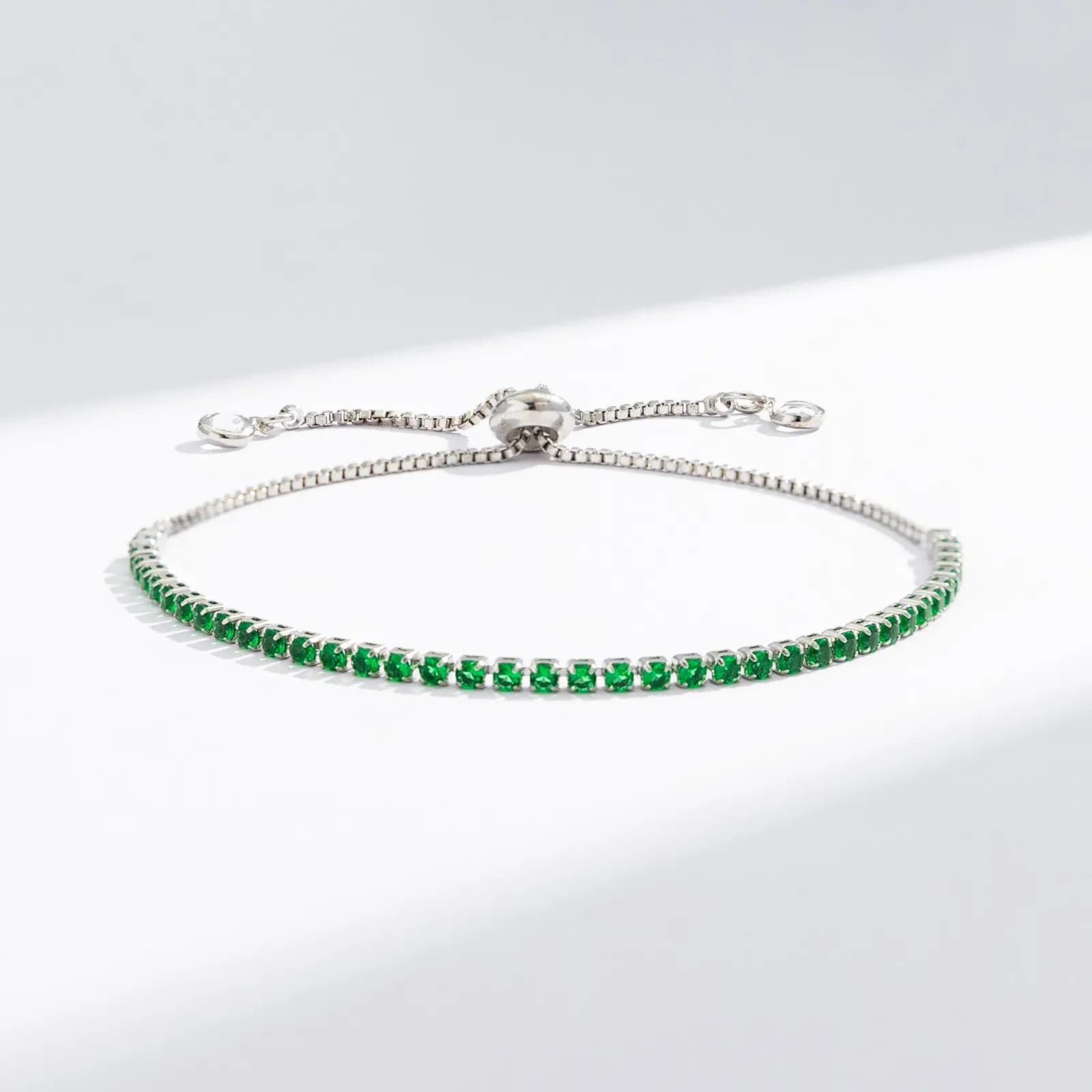 Silverfärgat tennisarmband, smaragdgröna glasstenar - Justerbar 2