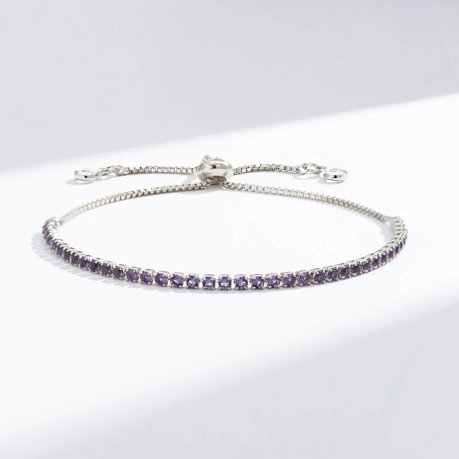 Silverfärgat tennisarmband, lila glasstenar - Justerbar 2