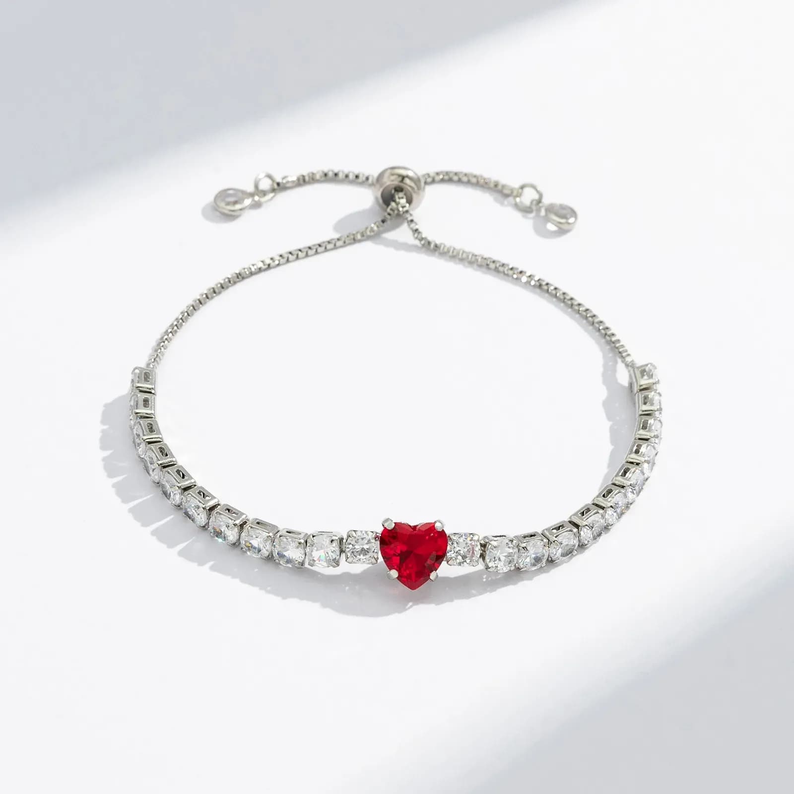 Silverfärgat tennisarmband, rött hjärta - Justerbar 2