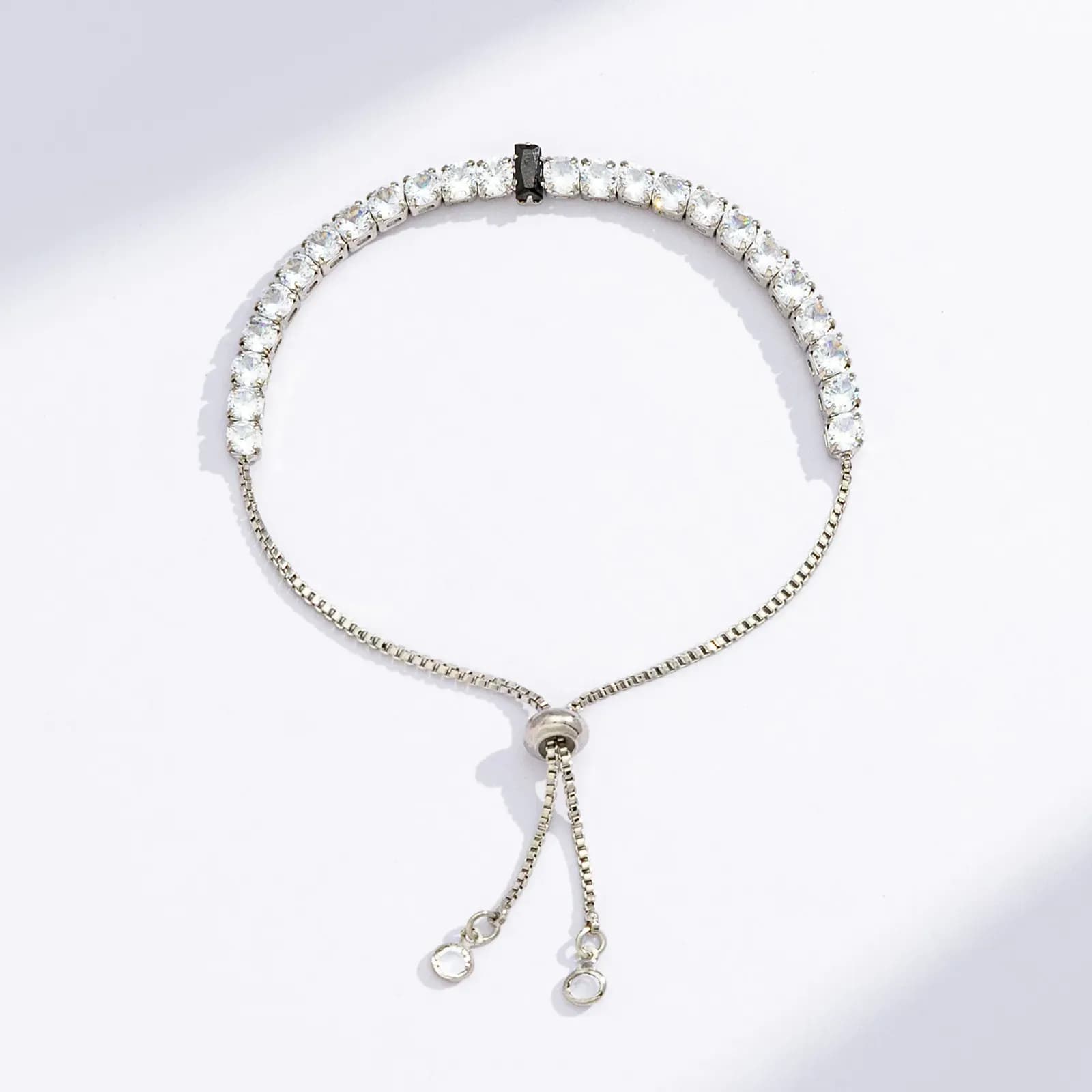 Silverfärgat tennisarmband, svart rektangulär glassten - Justerbar 2