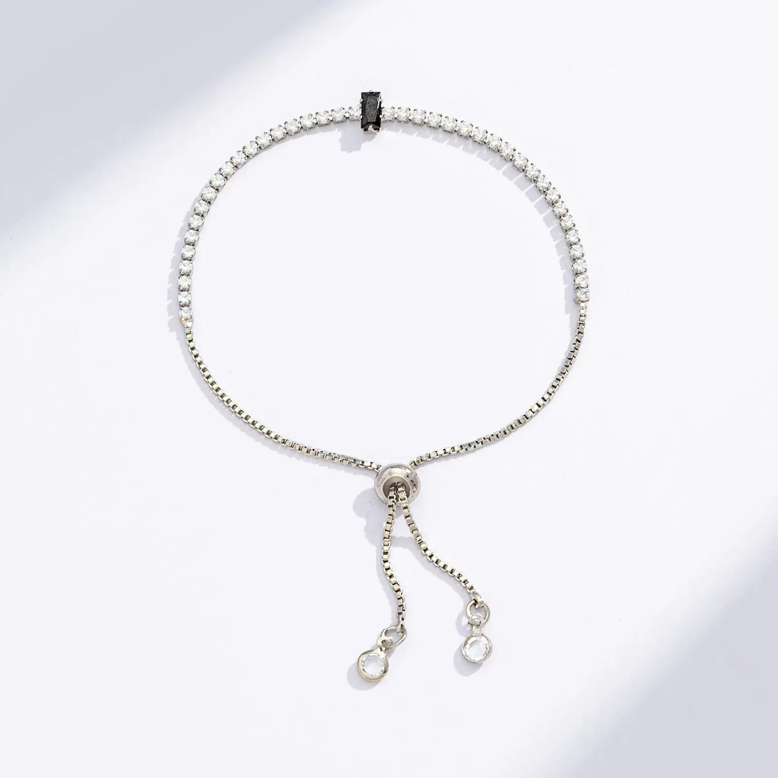 Silverfärgat tennisarmband, svart rektangulär glassten - Justerbar 2