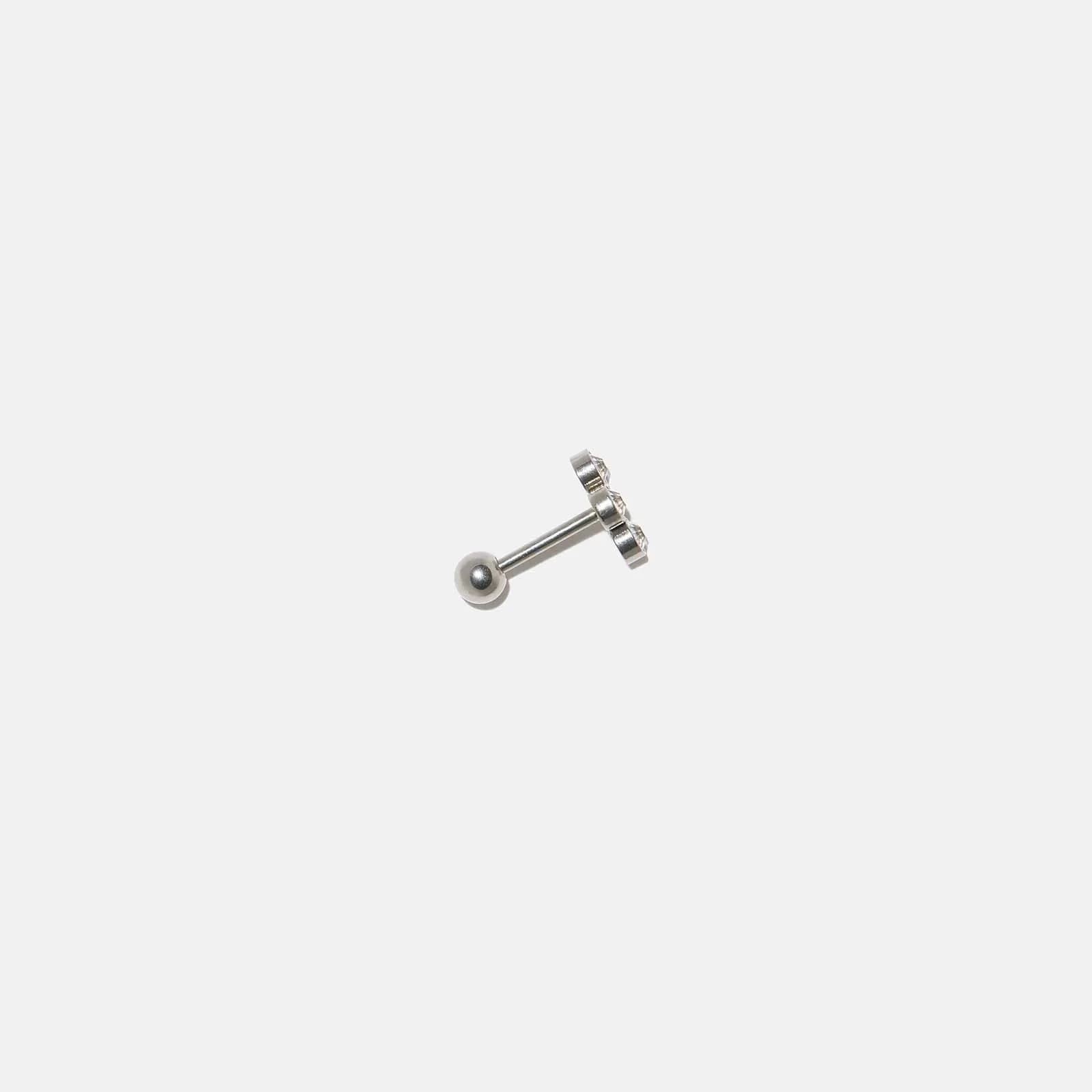 Ear Piercing i titanlegering - stud, tre stenar 2