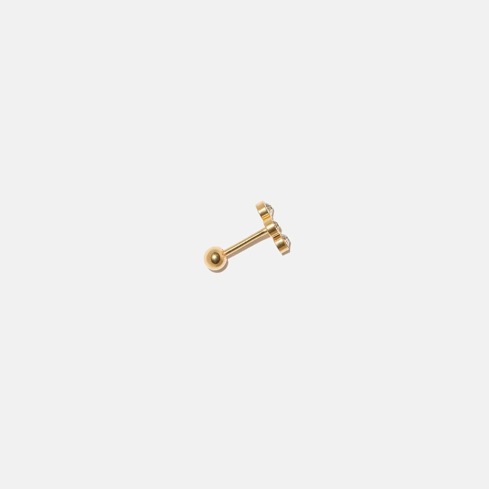 Guldfärgad Ear Piercing i titanlegering - stud, tre stenar 2