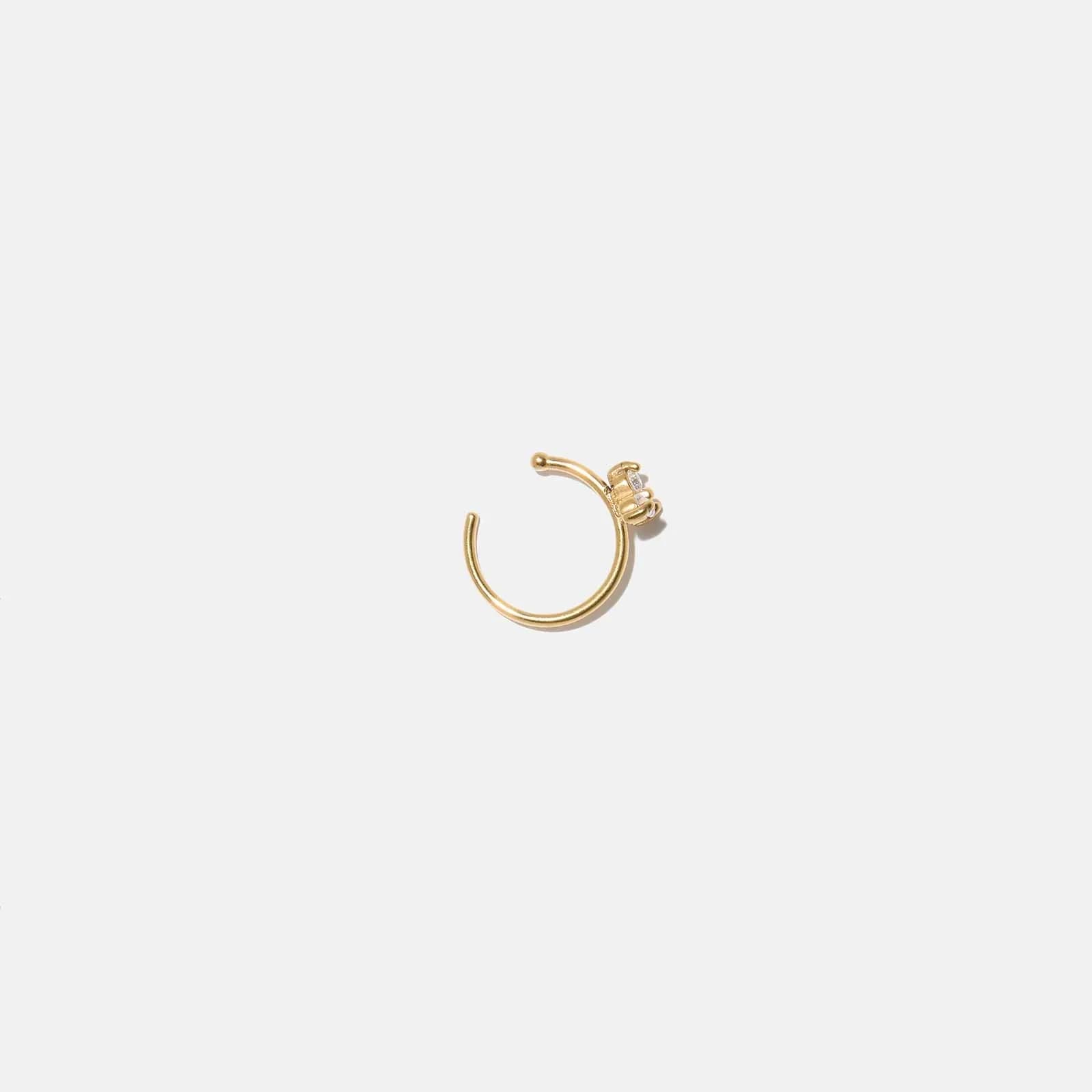 Guldfärgad fake näspiercing i stål - ring med 3 Zirkonia 2