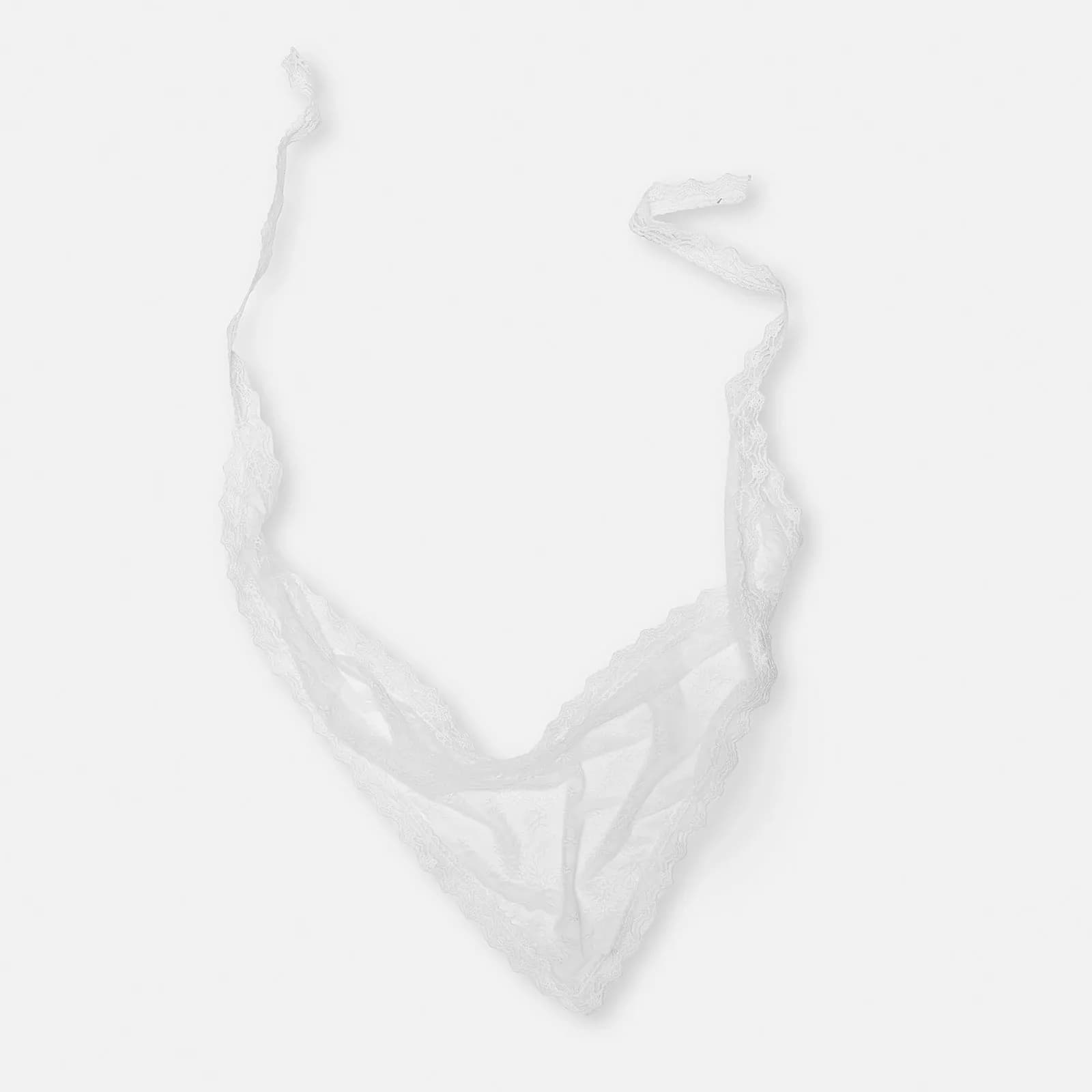 Vit spetsscarf i trekantsmodell 2