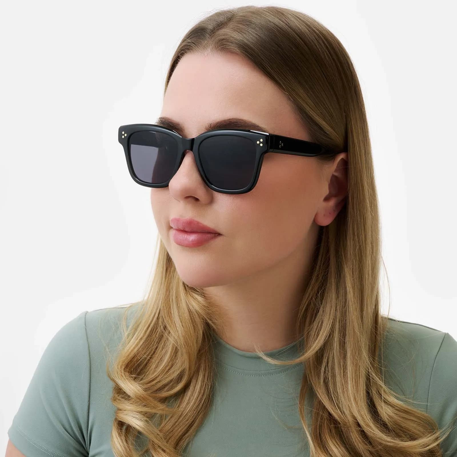 Solglasögon unisex, svart glas & svarta bågar 2