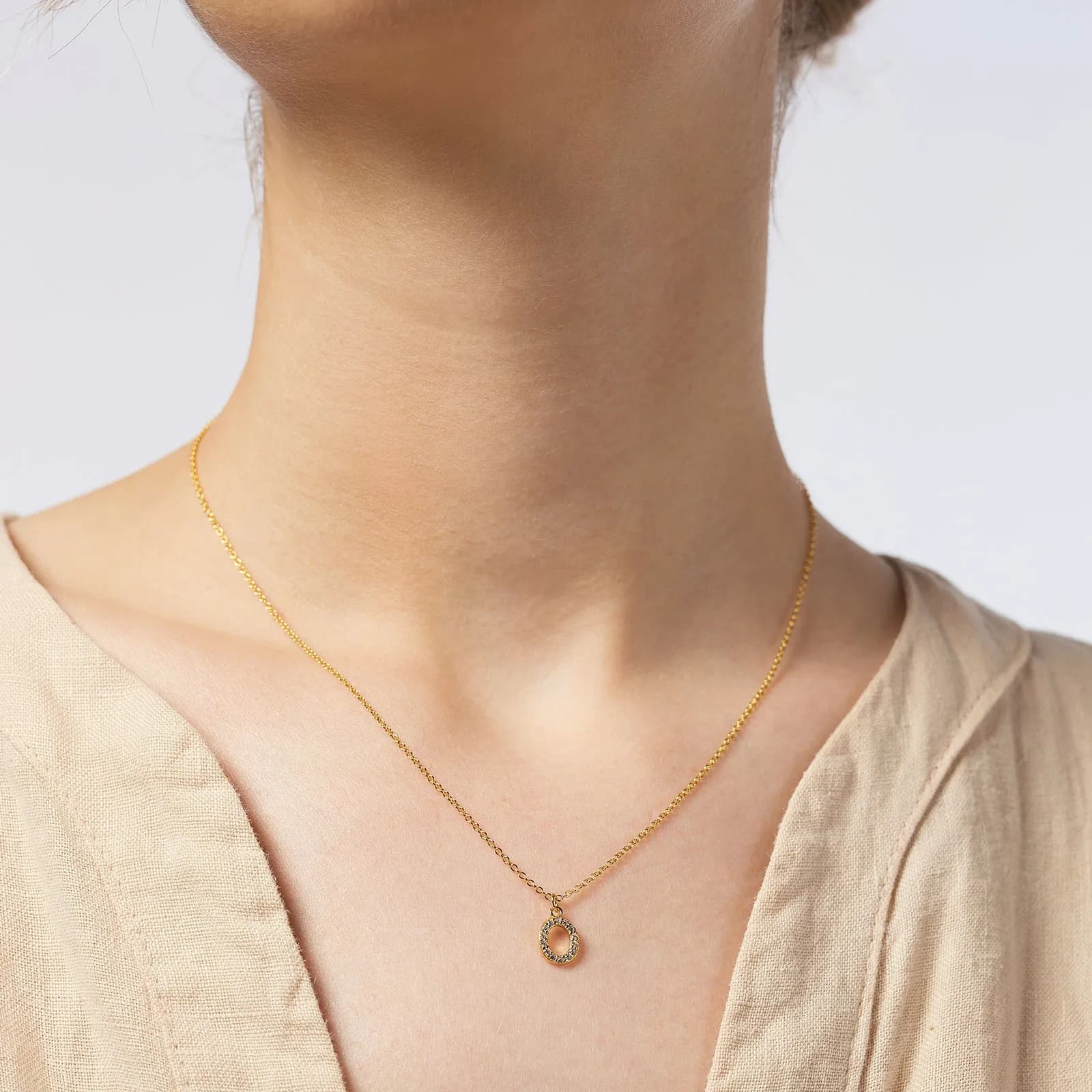 Guldpläterat halsband bokstav O - 42+3 cm 2