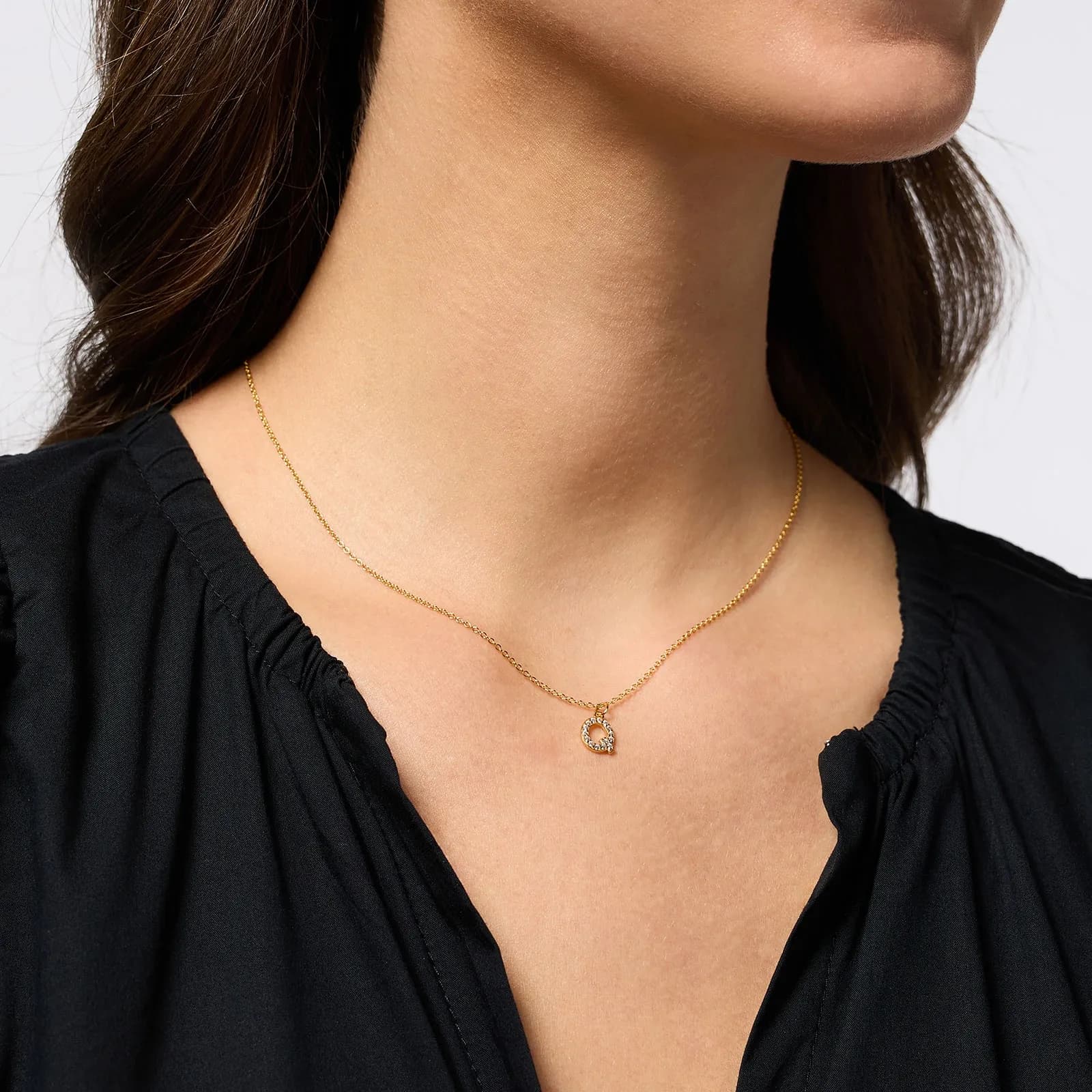 Guldpläterat halsband bokstav Q - 42+3 cm 3