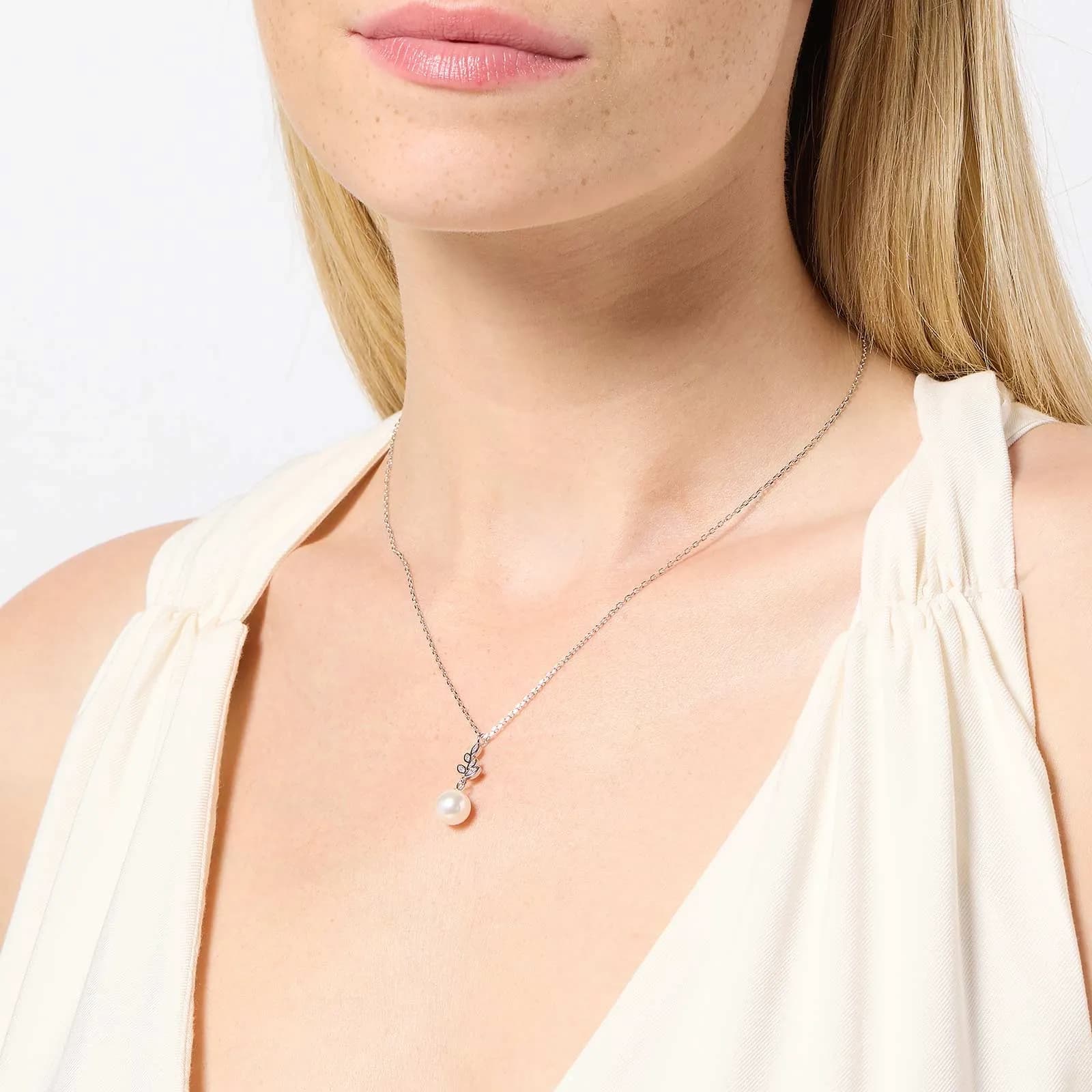 Halsband i äkta silver - pärlhänge, 42+3cm 2