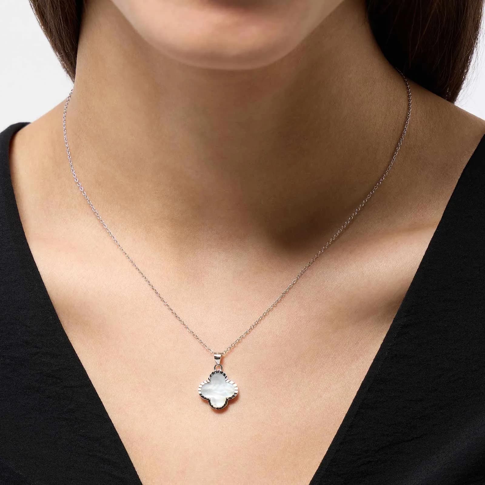 Halsband i äkta silver -  fyrklöver, snäckskal 2