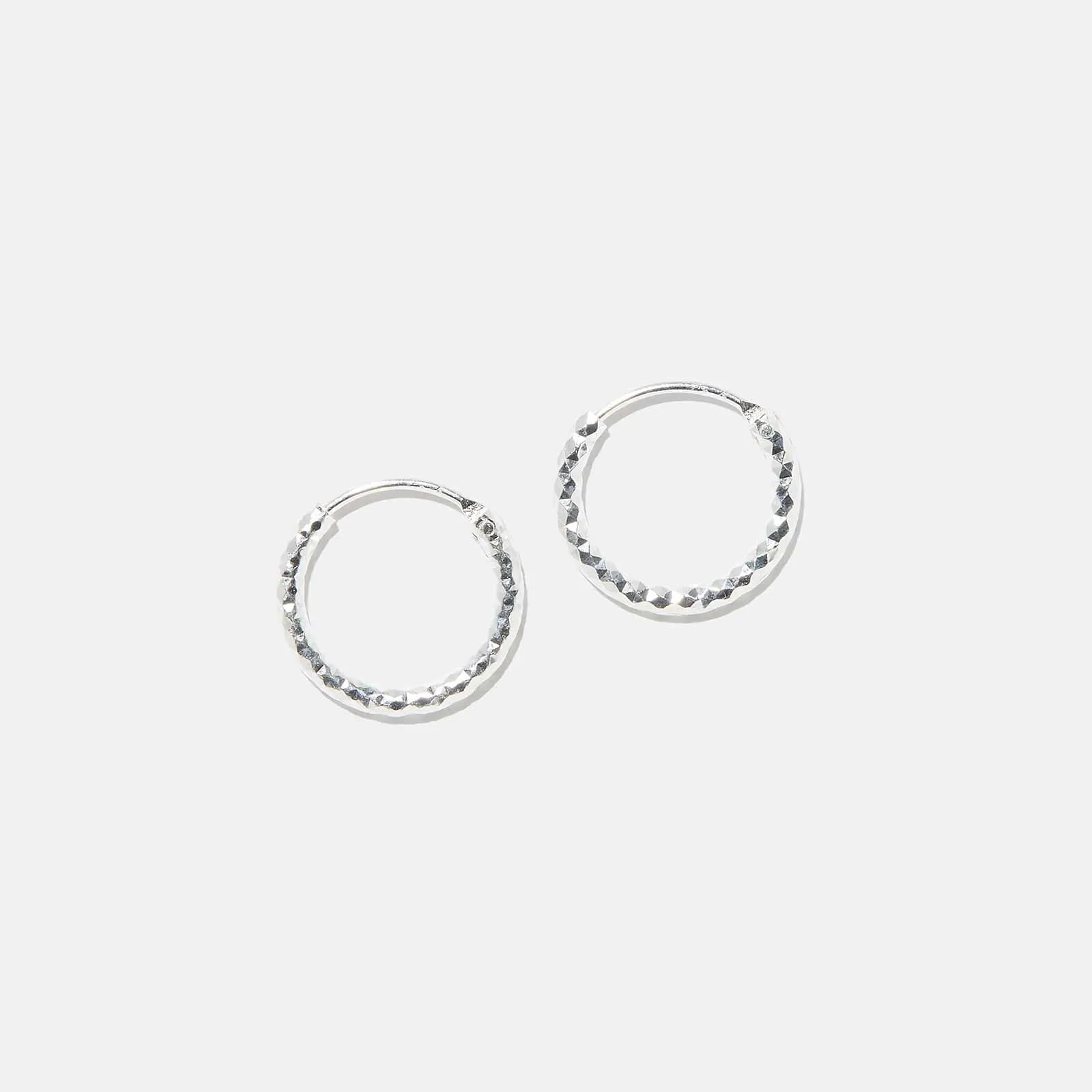 Örhängen i äkta silver - mönstrade hoops, 14mm