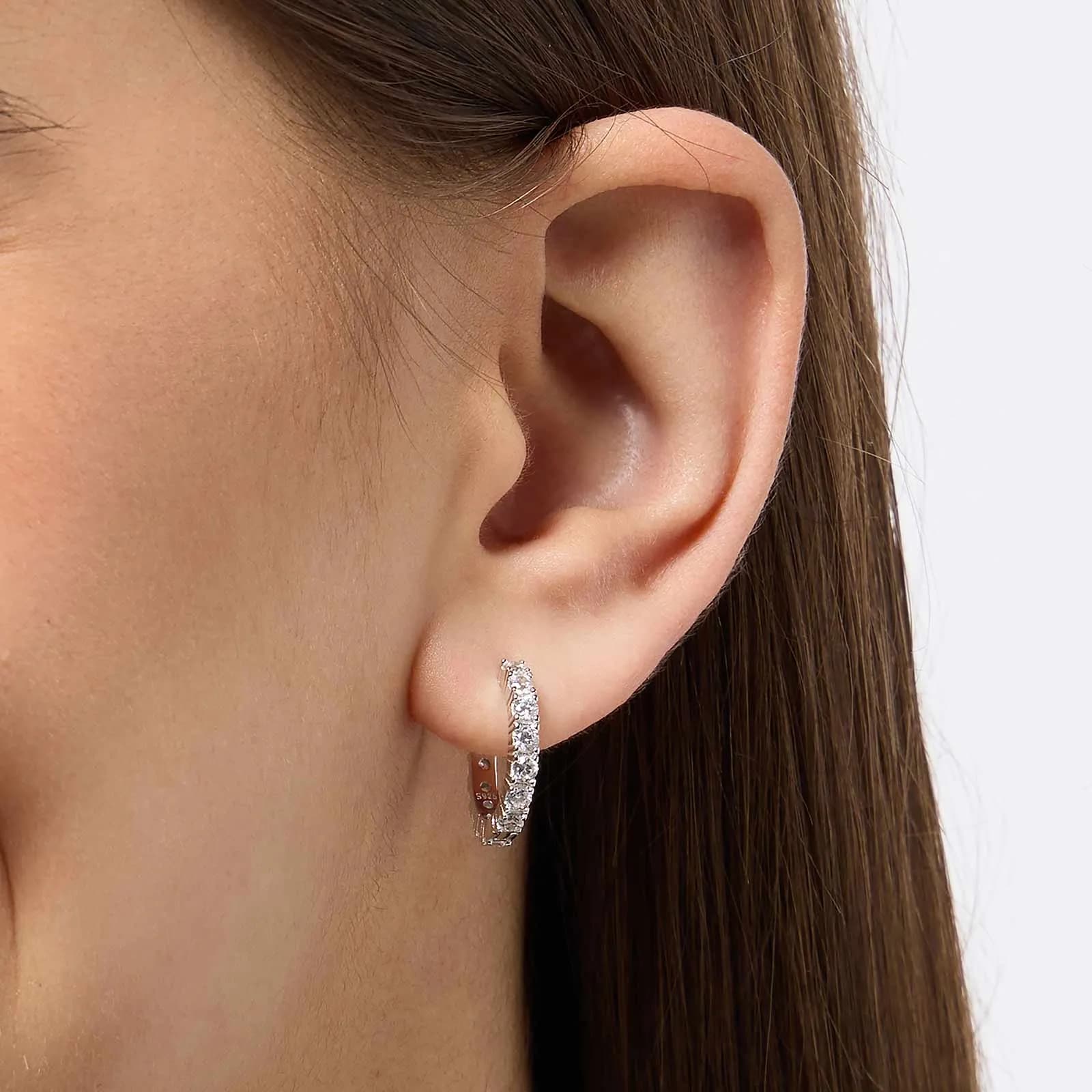 Örhängen i äkta silver - hoops, vita stenar, 15mm 2