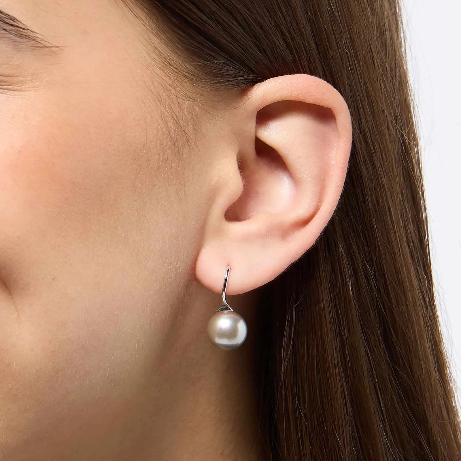 Örhängen i äkta silver - bågar, grå Shell Pearls 2