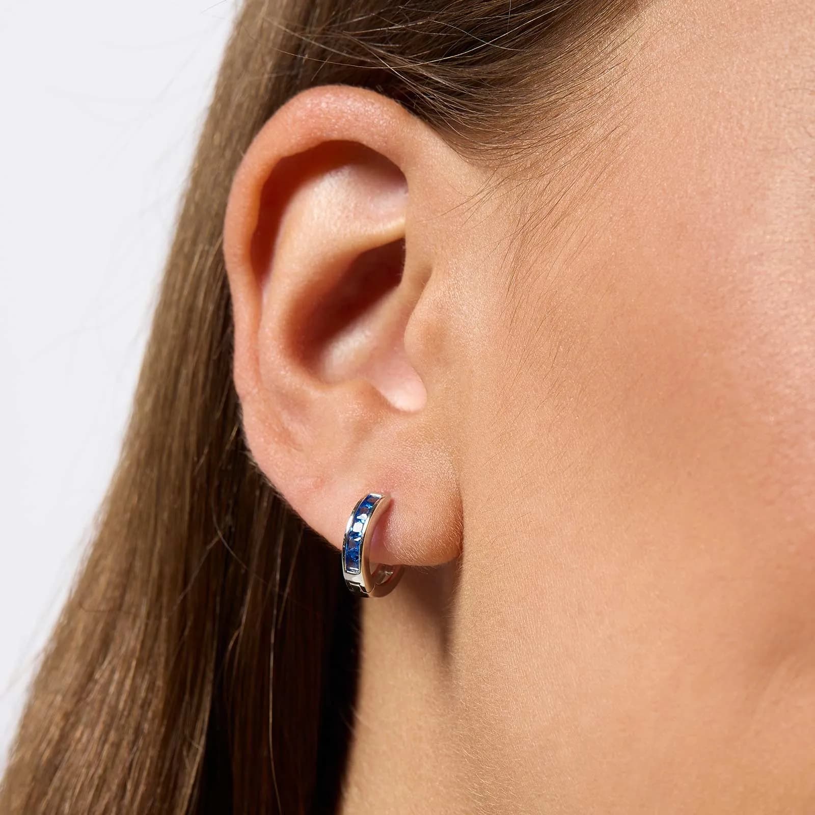 Örhängen i äkta silver - hoops blå stenar, 12mm 2