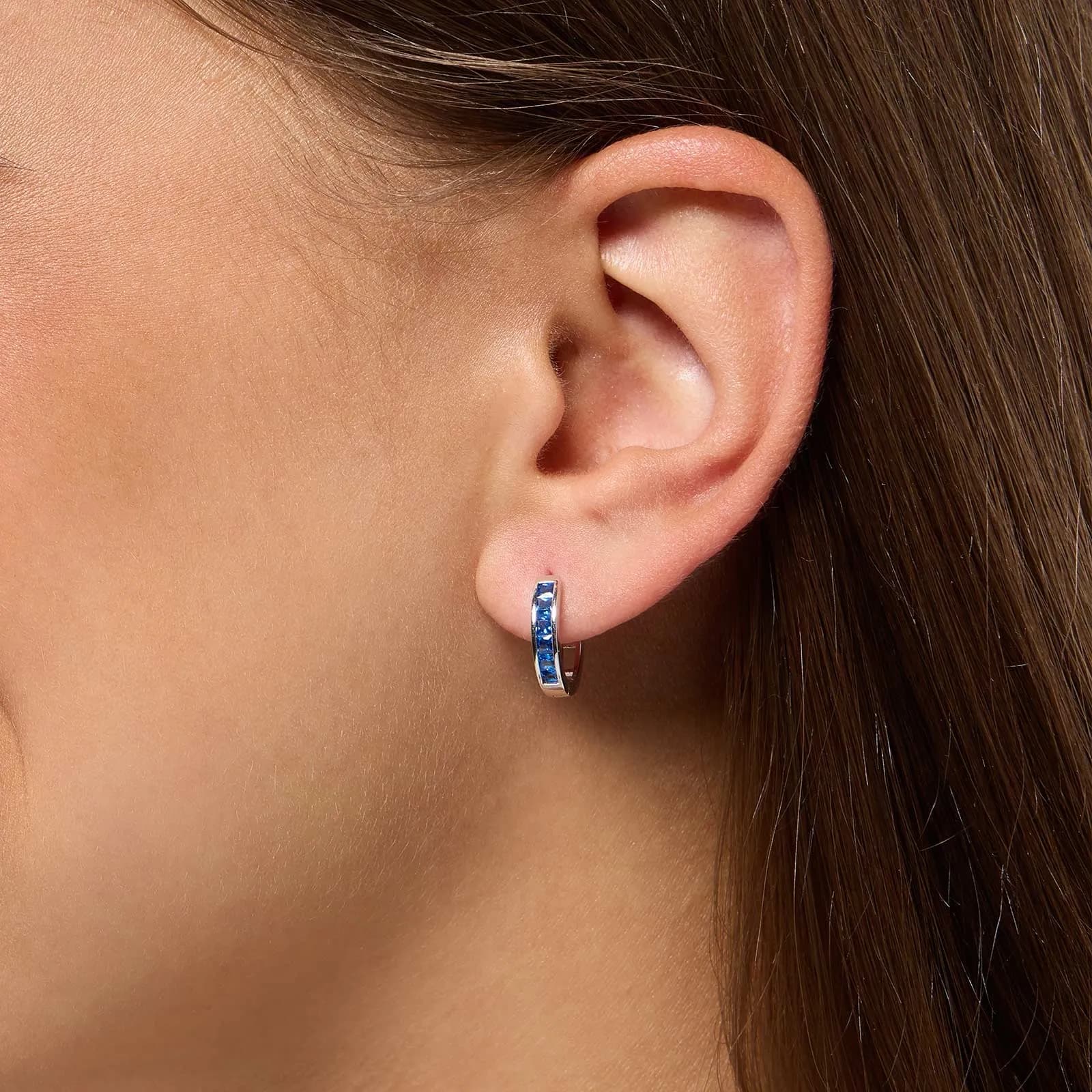 Örhängen i äkta silver - hoops blå stenar, 15mm 2