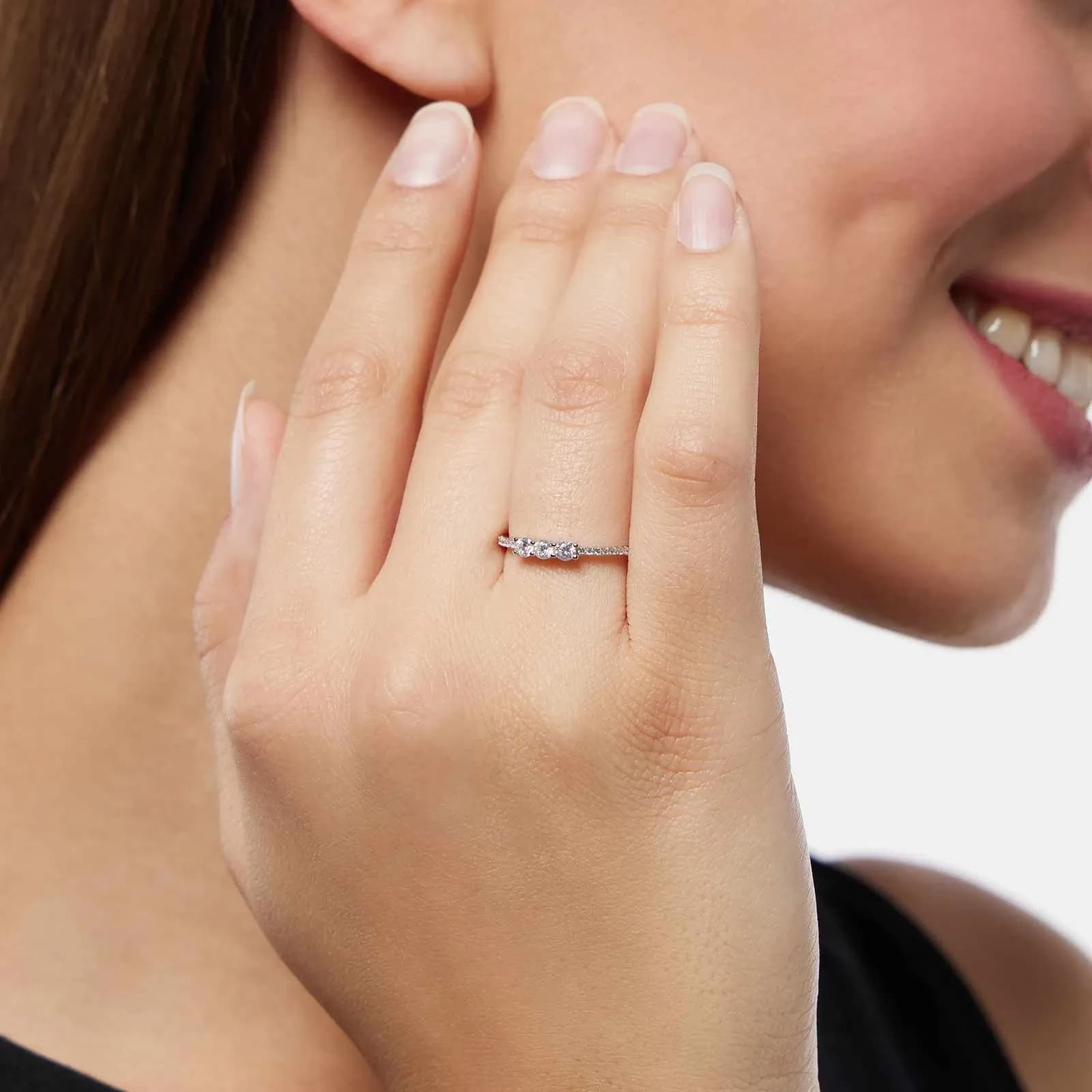 Ring i äkta silver - tre stenar 2