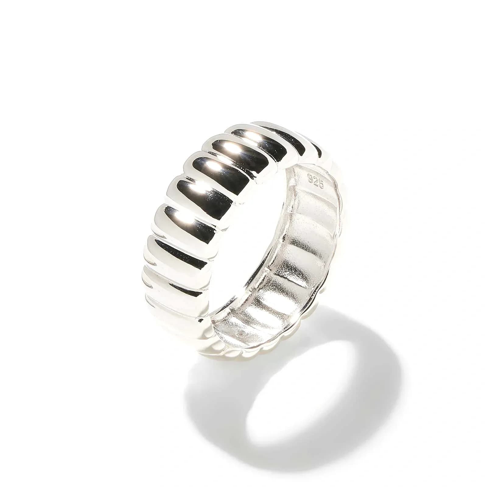 Ring i äkta silver - räfflad