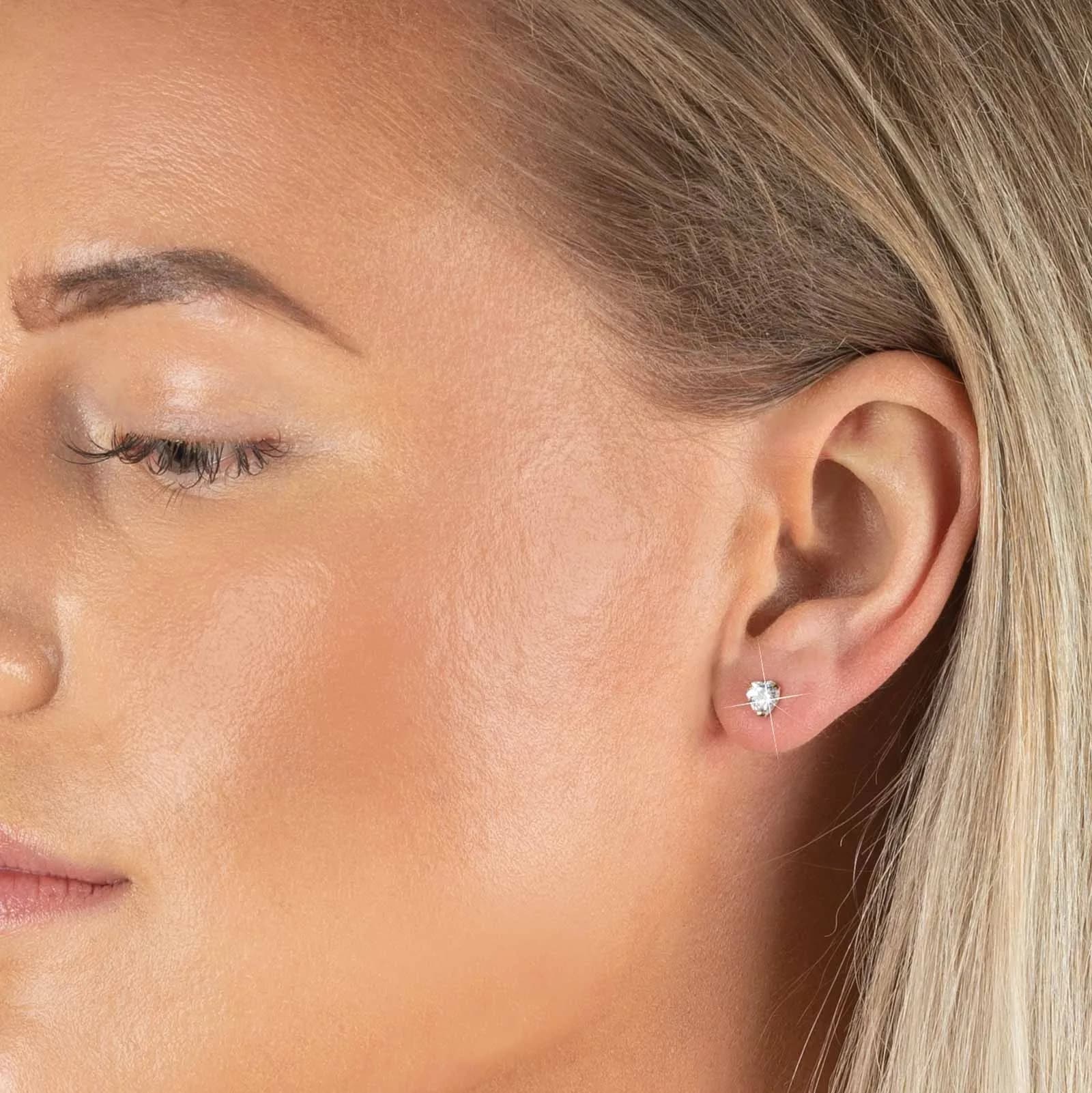Örhängen 18k guld med Kubisk Zirkonia - Hjärtan 5,3 mm 2