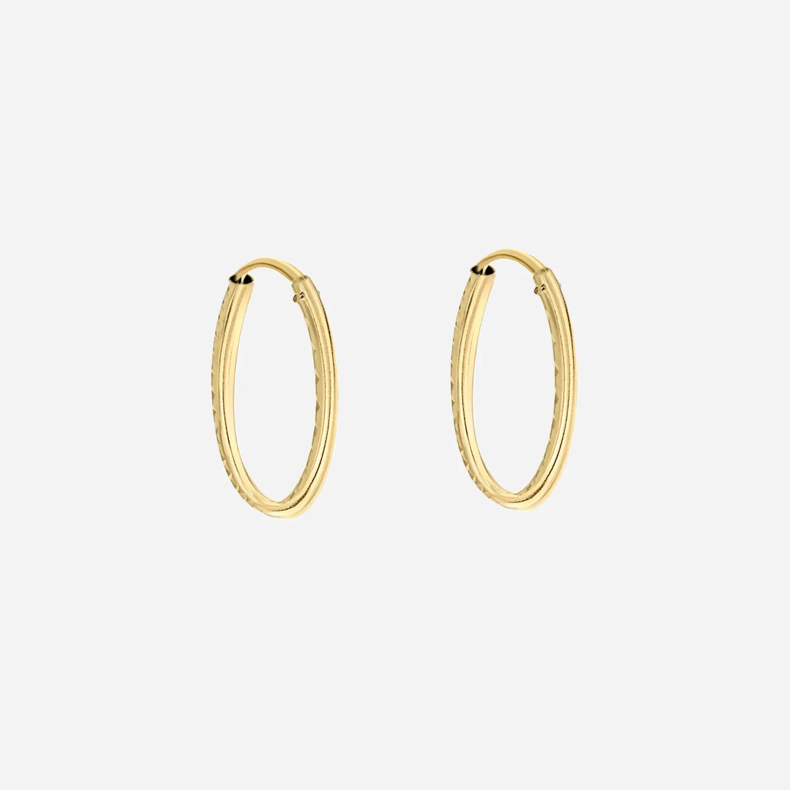 Örhängen 9k guld - mönstrade hoops 13 mm