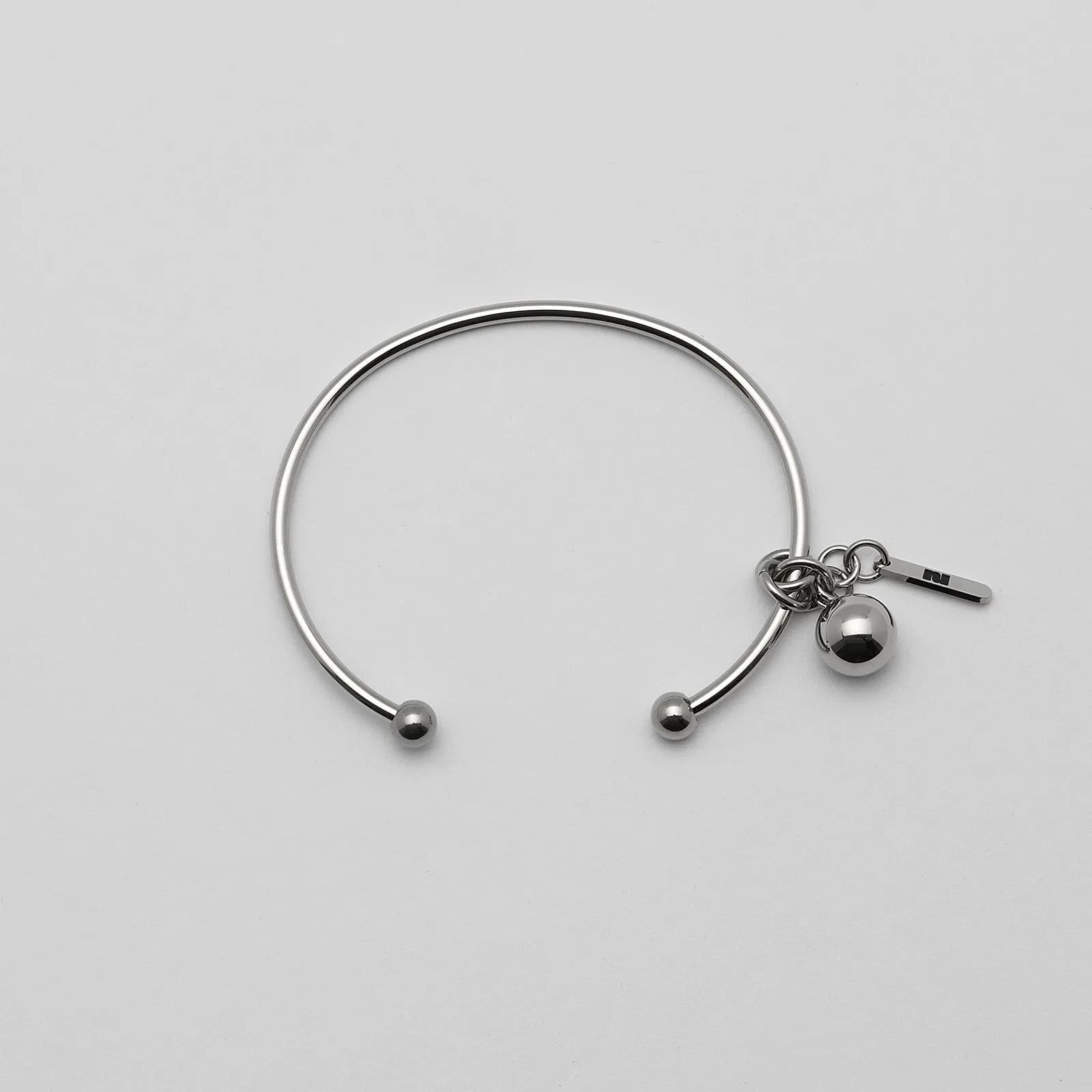 Armband i stål, bangle med boll - 2,5 x 66,5 mm
