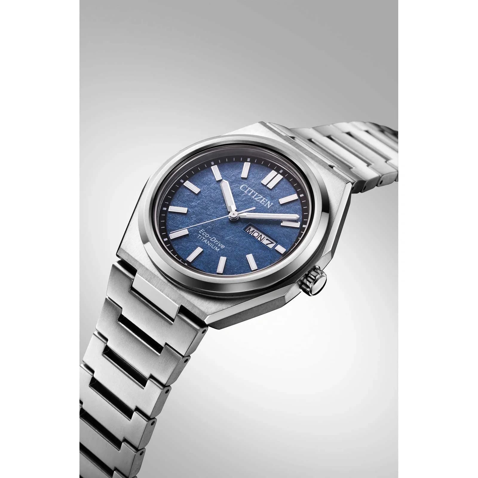 Citizen Super Titanium AW0130-85L 4