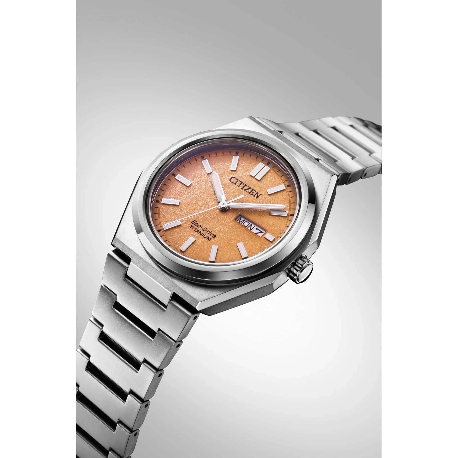 Citizen Super Titanium AW0130-85Z 4