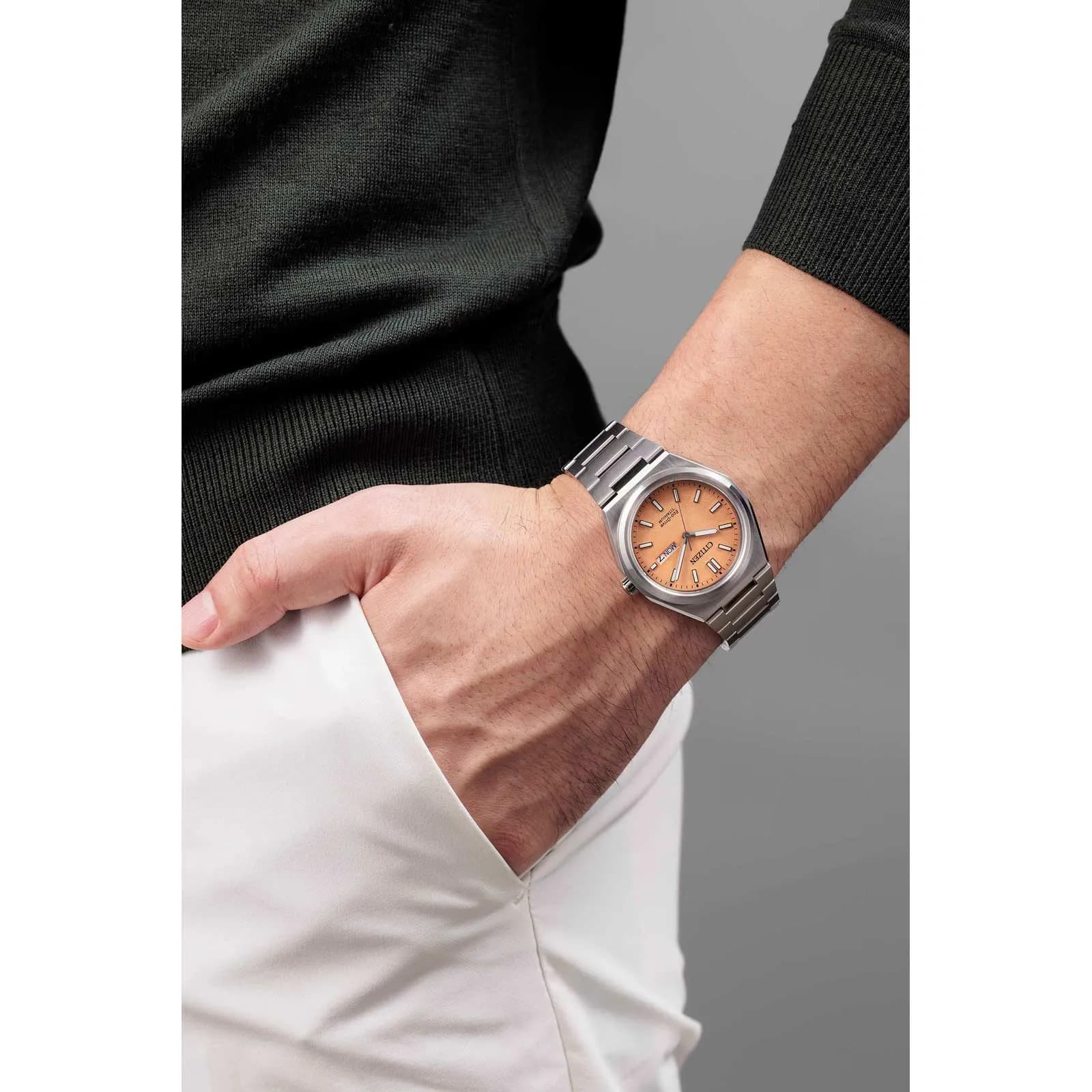 Citizen Super Titanium AW0130-85Z 6