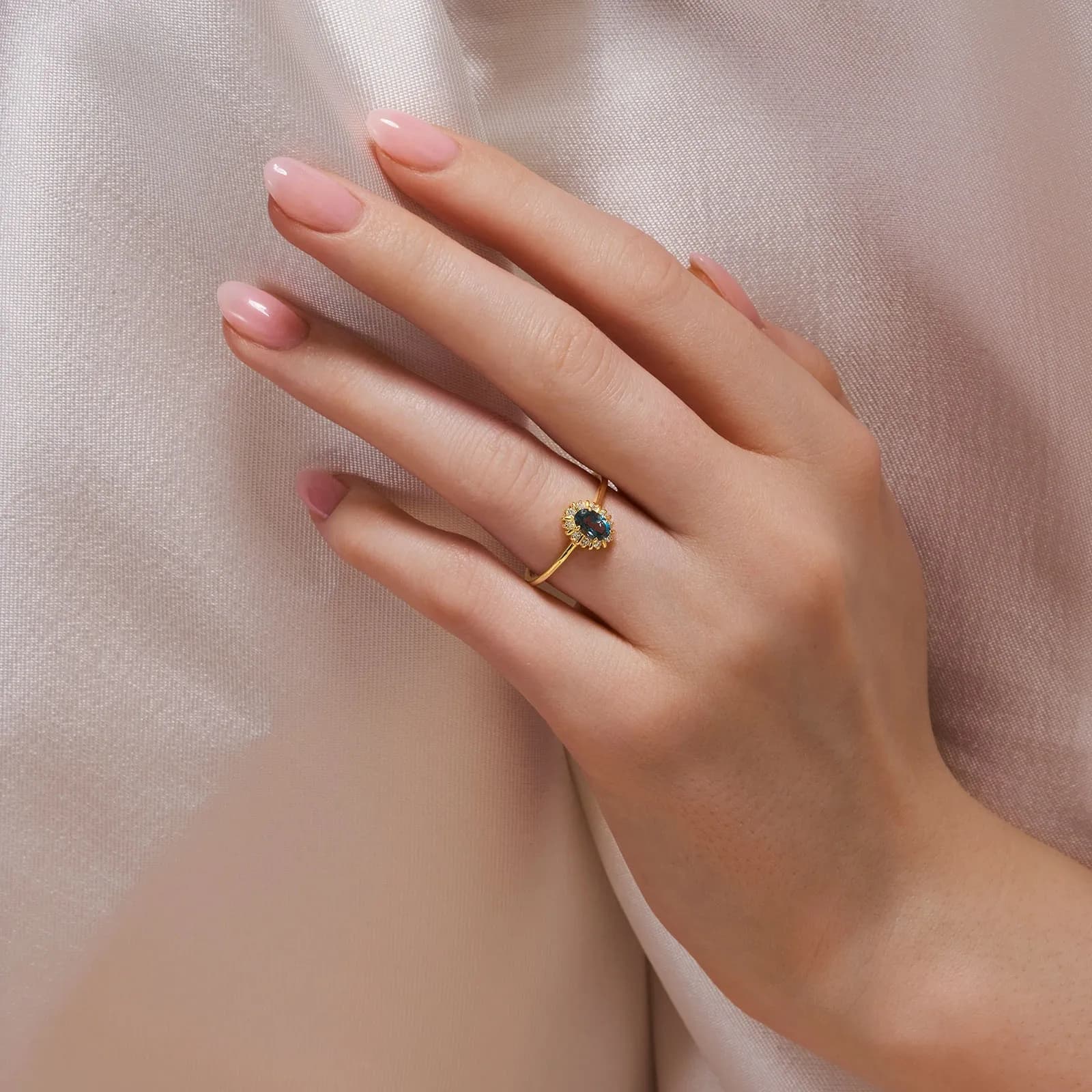 Je t´aime 18K guldring - Diana Smaragd 4